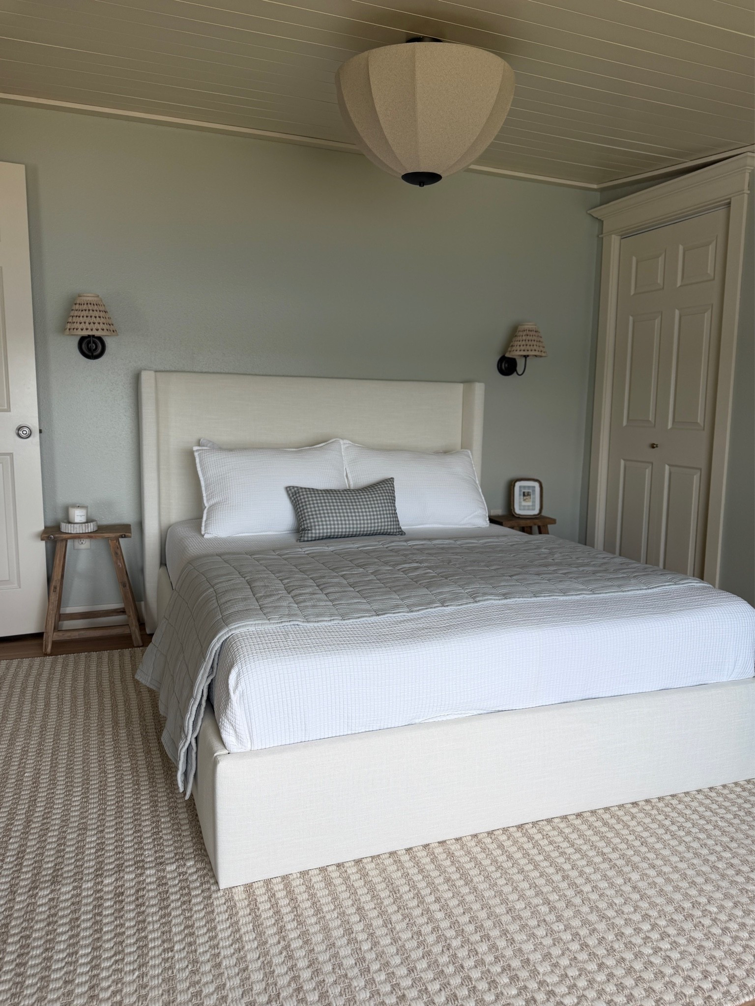 Creating a calm, classic and cozy bedroom thanks to @Quince! We used the 100% Linen Wingback Bed, Organic Ribbed Cotton Coverlet in white, and the Organic Cotton Gauze Box Quilt in the mist color. My favorite bedding that we have in multiple colors. 🤍#quincepartner
