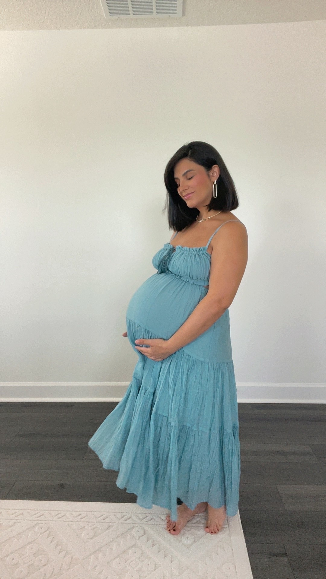 This dress


#LTKFamily #LTKBump #LTKBaby