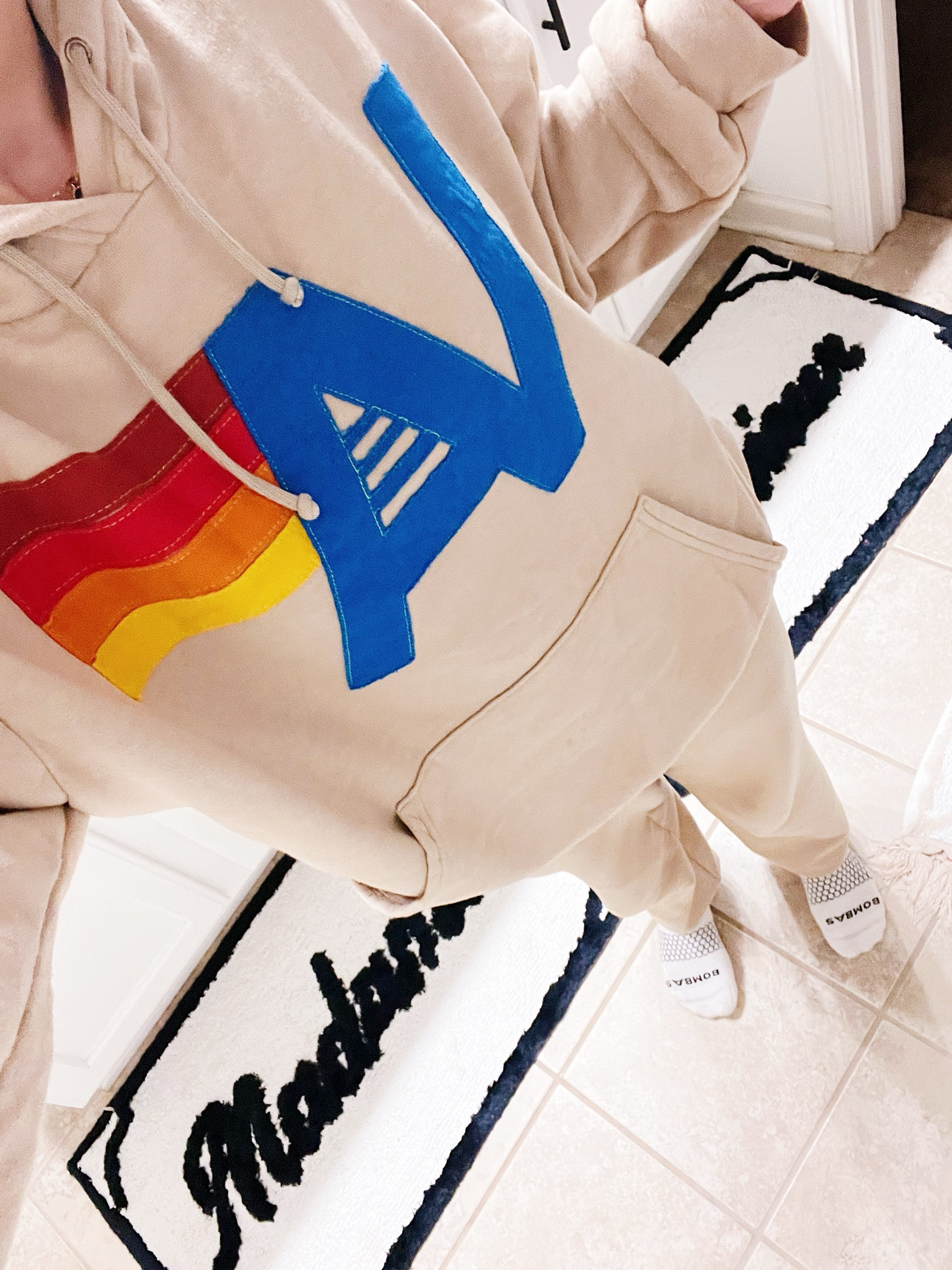 Aviator Nation is 20% off site wide with code BFCM20 
• large sweatshirt for an oversized fit 
• medium sweatpants 

#LTKFindsUnder100 #LTKCyberWeek #LTKSaleAlert