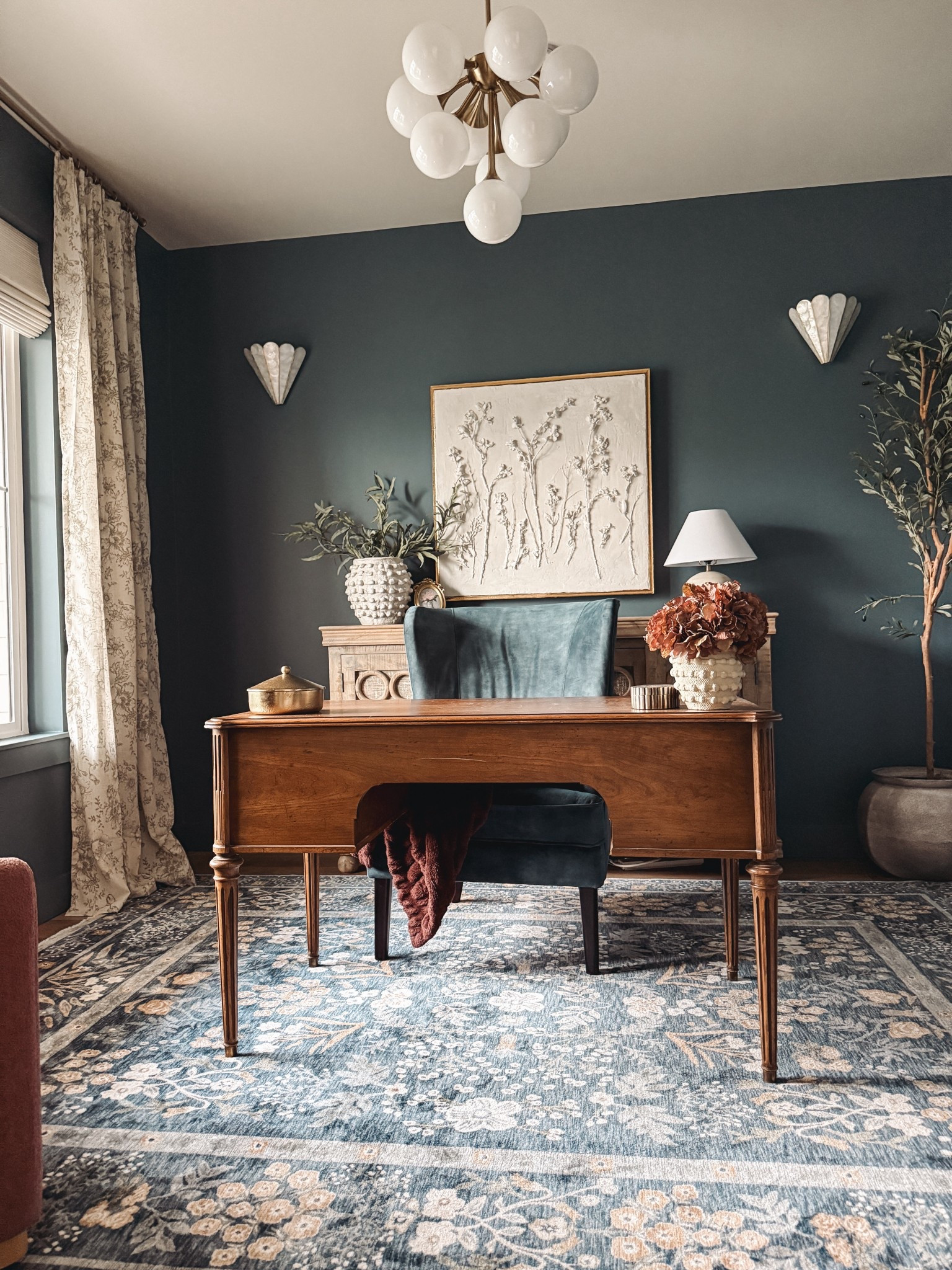 Office 🤍✨

Amazon finds 
DIY projects 
Office design 
Woman's office 
Girls office 
Feminine office 

#LTKFindsUnder50 #LTKSaleAlert #LTKHome