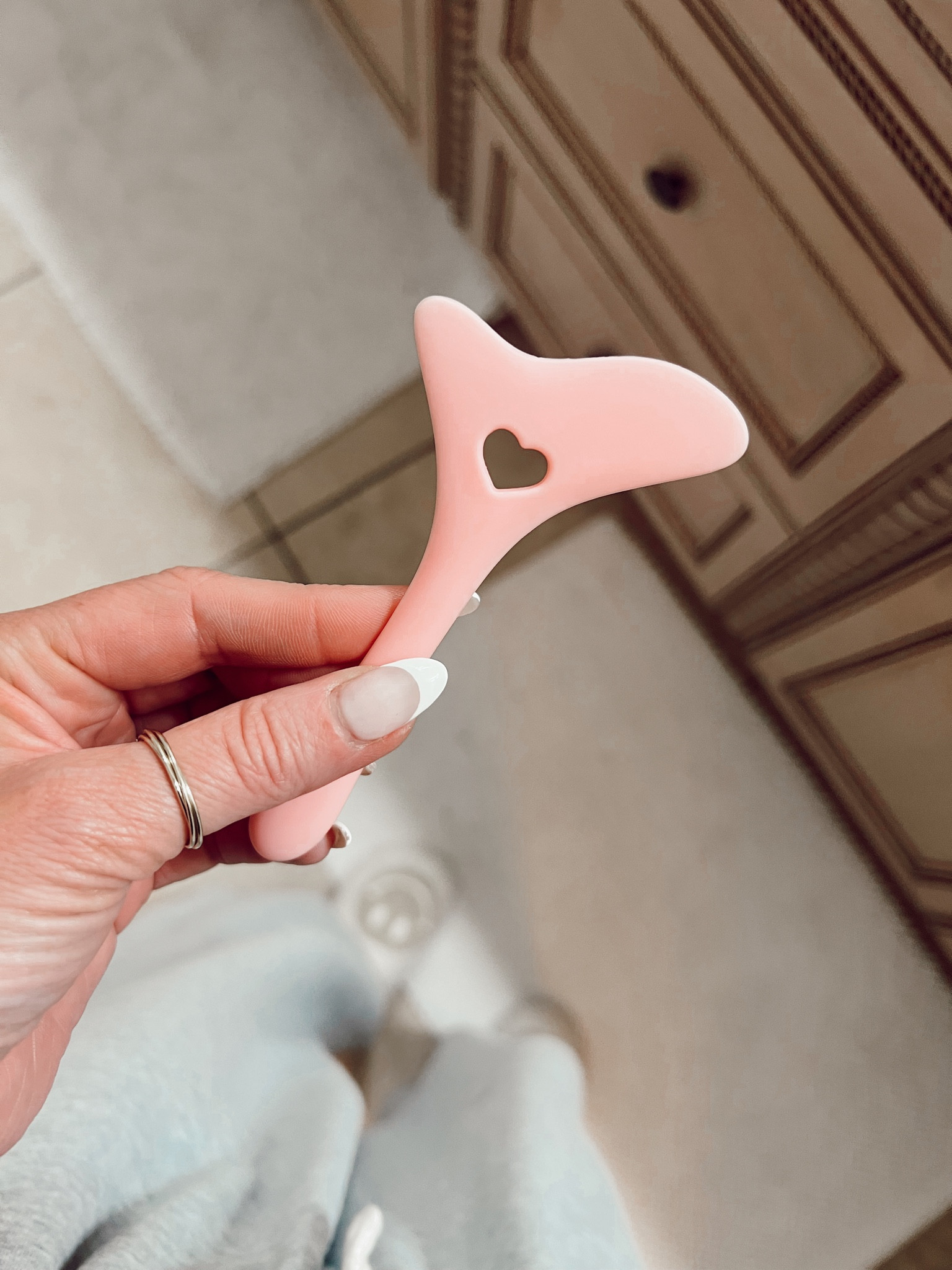 Eye Makeup Tool! Perfect for applying mascara and a winged liner! Great for teens and a woman’s beginner makeup journey

#LTKFind #LTKbeauty