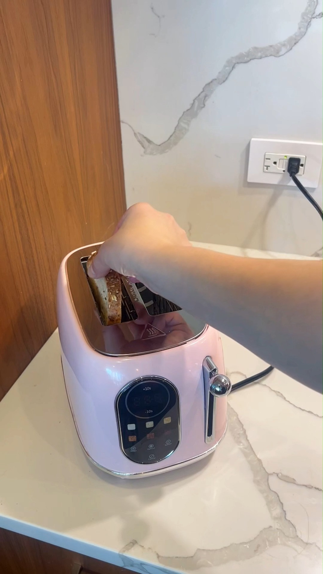 Upgrade your morning routine with an intuitive digital touchscreen toaster that delivers gold-standard crispiness every single time! 🍞  Featuring extra-wide 1.5-inch slots and 6 browning shade settings, it handles thick bagels, frozen waffles, and sourdough slices with ease. Ideal for modern kitchen counters, bagel lovers, quick weekday breakfasts, and tech-friendly homes! 🖤 #LTKhome #LTKunder100 #Keenstone #SmartHome #KitchenGadgets #KitchenEssentials #CountertopStyle 

#LTKfoodie #LTKHome
