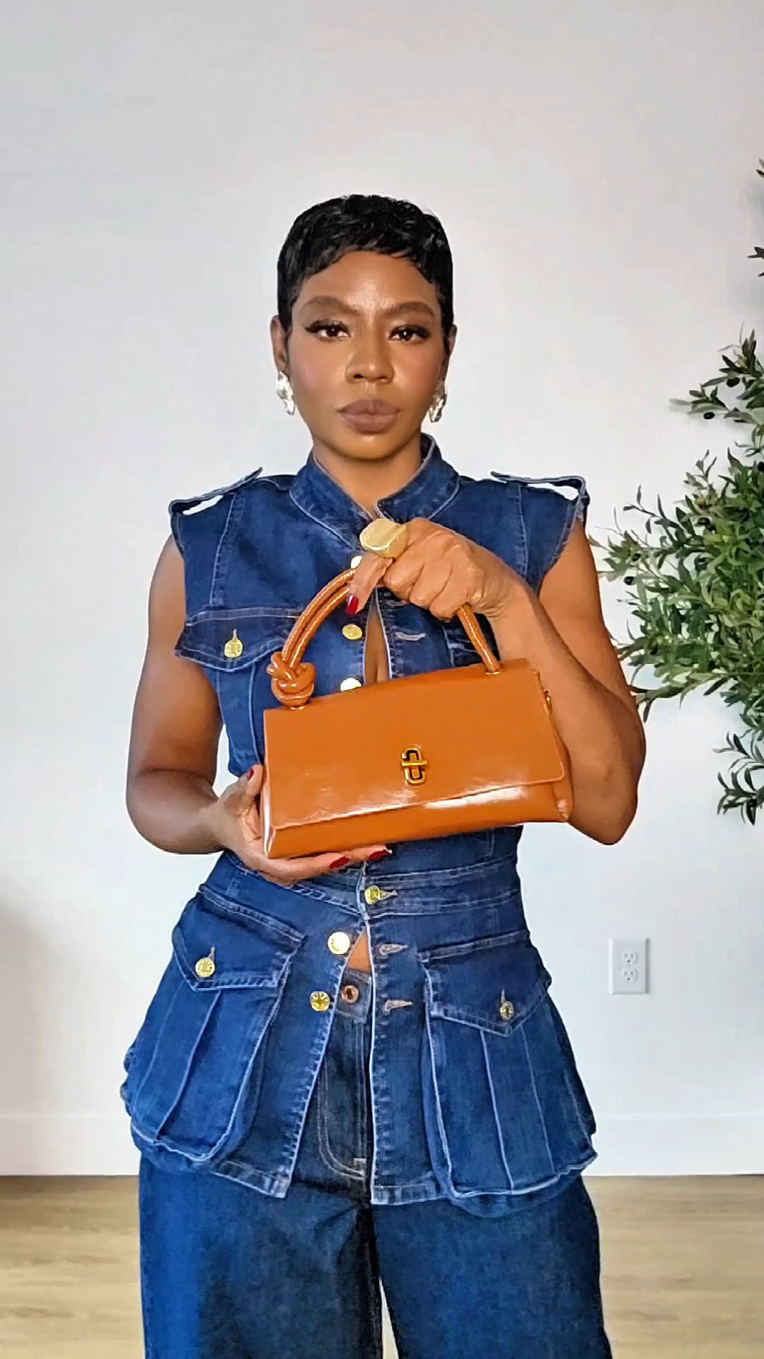 Denim on Denim Outfit | Casual Chic Denim LookThese dark wash baggy jeans from Gap had me stepping outside my comfort zone. I usually do dark tops, but dark wash jeans? Never.So naturally, I had to make it a denim on denim outfit and give these baggy jeans a casual chic moment. 

#LTKgrwm #LTKPetite #LTKootd
