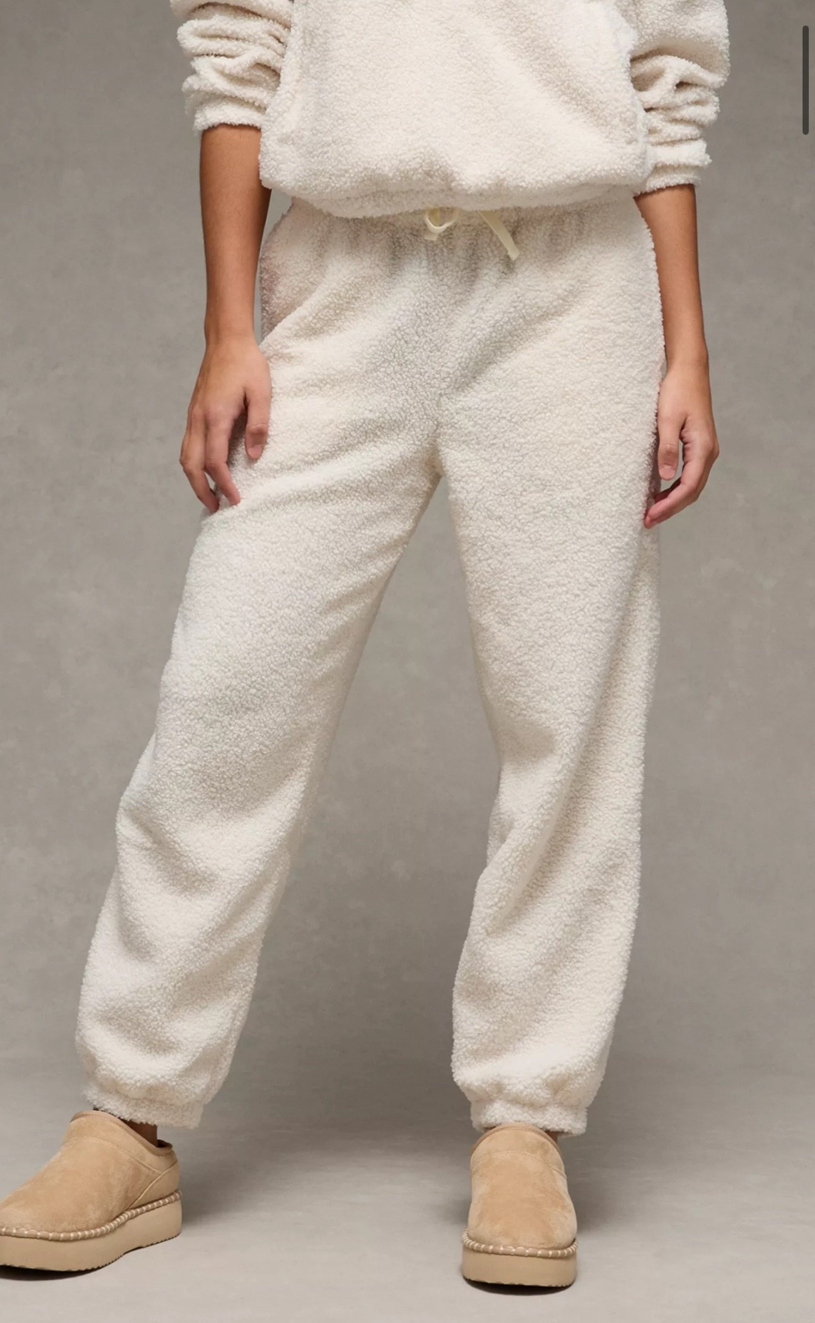 Fleece sweatpants 

#LTKHoliday #LTKCyberWeek #LTKGiftGuide