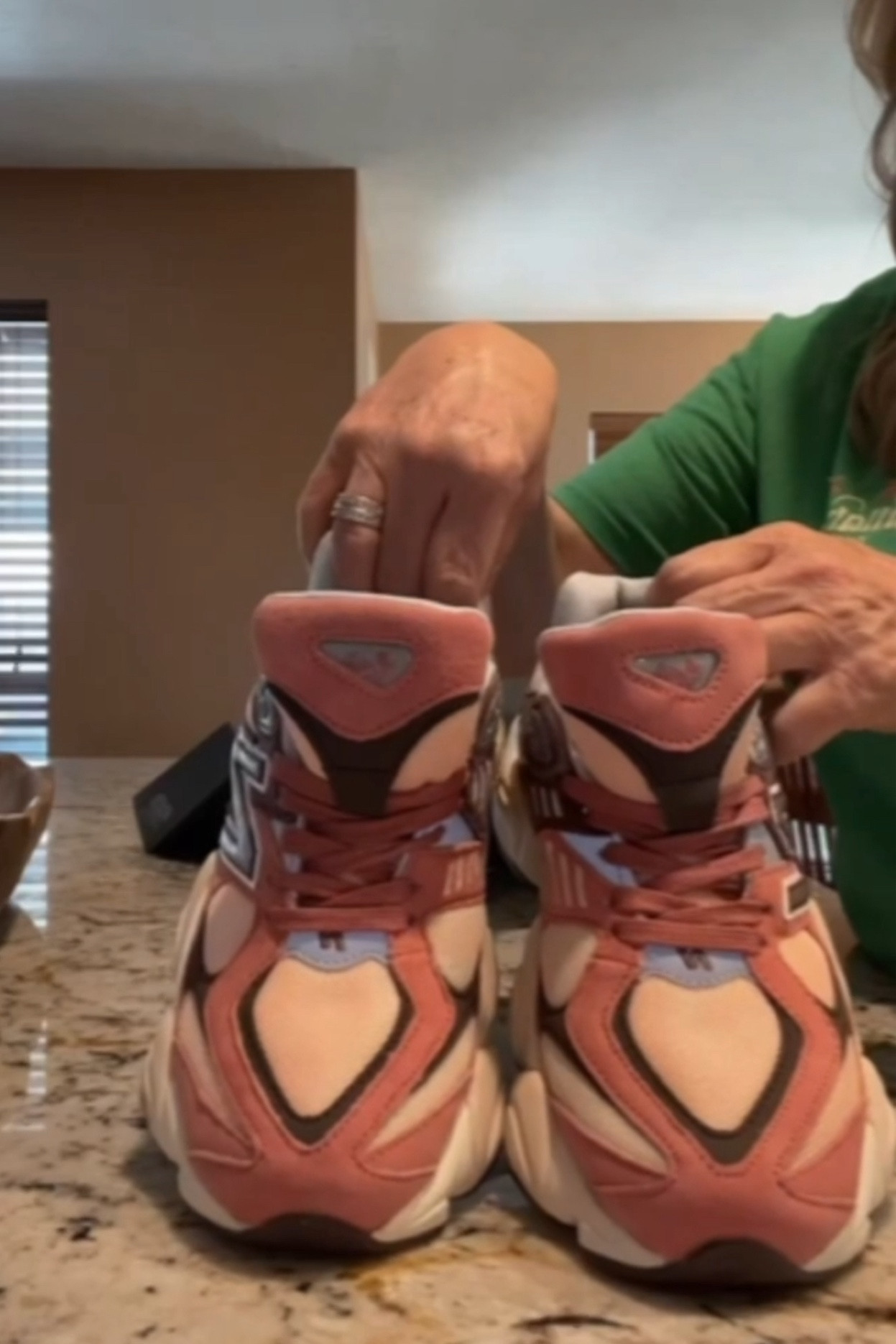 New Balance
Comes with box, option cherry blossom
I wear US8, got Euro 39.5, for perfectly 
They are cute and comfy 

#LTKShoeCrush #LTKStyleTip #LTKFindsUnder50