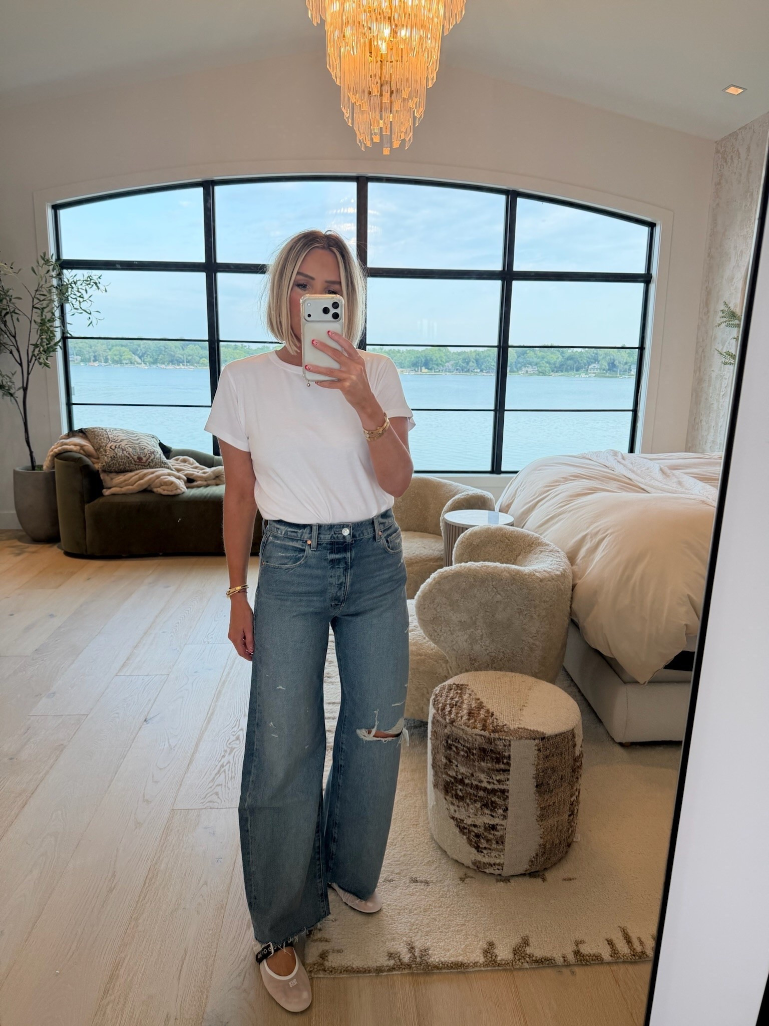 The denim I can’t stop wearing 👏 the perfect relaxed fit!

#LTKootd #LTKSeasonal #LTKdayinmylife