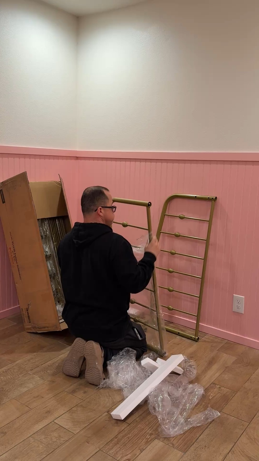 Antique gold metal bed frame 🌼 

#LTKHome #LTKFindsUnder100 #LTKKids