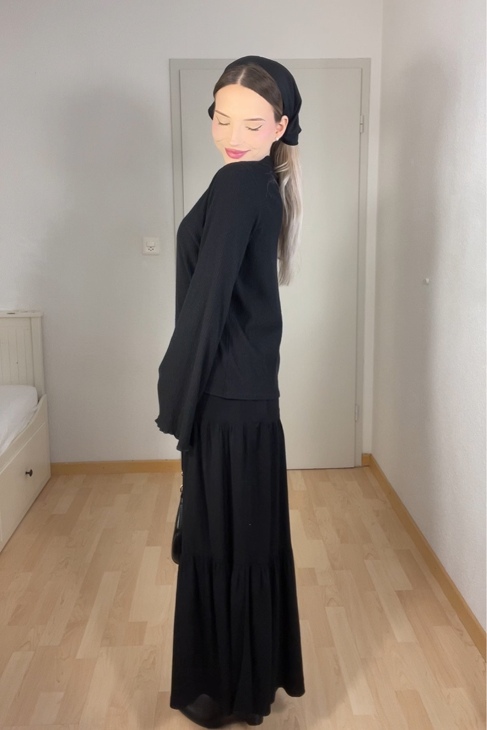 #outfitideas #churchoutfits #modestoutfits #maxiskirtoutfit #headscarf 