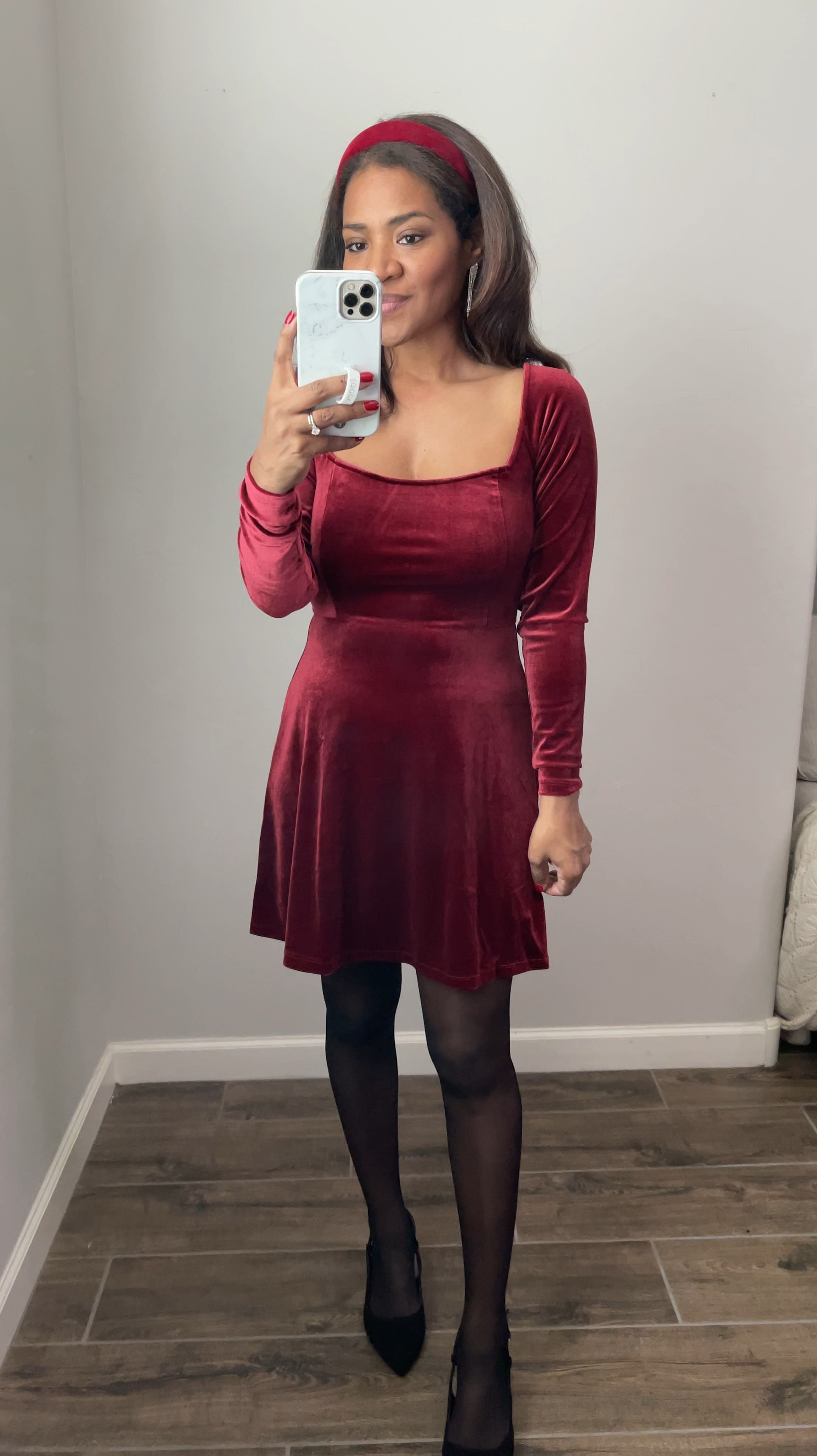 Wearing a small in this dress 

#LTKParties #LTKSeasonal #LTKHoliday