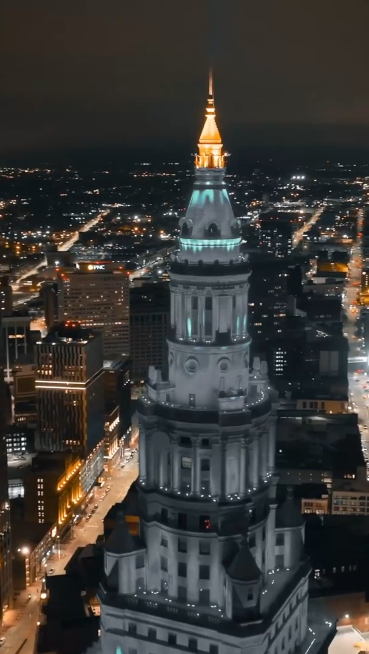 Revealing the Cavaliers new NBA city edition jerseys via speedpainting at their game opener gala! This was an epic event I was so grateful and honored I got to perform for! Linking my look below! 

Jessicakhaas
Speedpainting
Live painting
Live painter
Live events
Speedpainter 
Events 
NBA 
Cavaliers
Cavs
Letemknow
Game day
Game day outfit
Game day glam
Ohio
Gala outfit
Glam outfit
Holiday outfit
Glam makeup
Event planner 
Event entertainment 
Entertainer
Artist
Art
Live art 


#LTKParties #LTKHoliday #LTKStyleTip