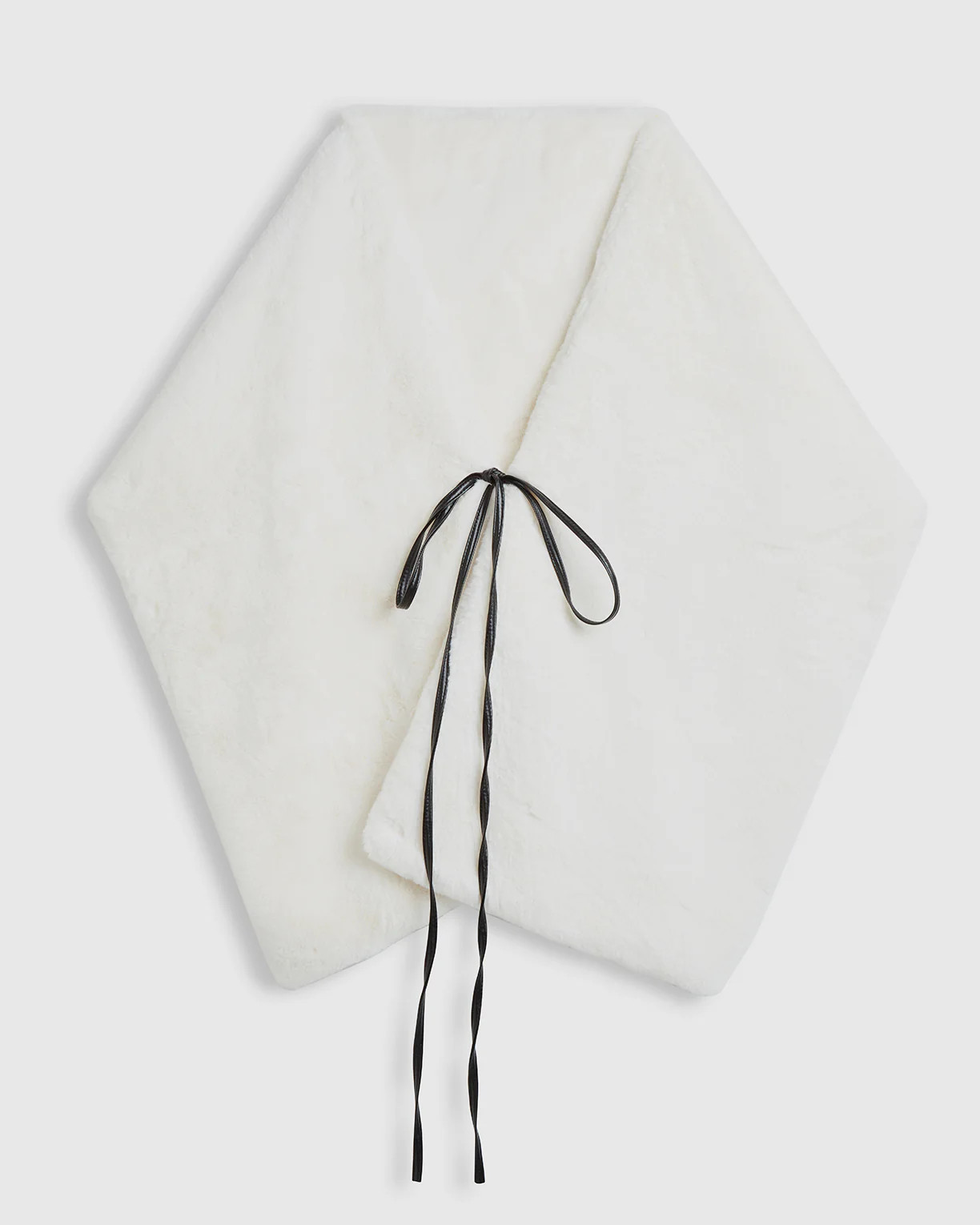 Aretha Ivory | Apparis