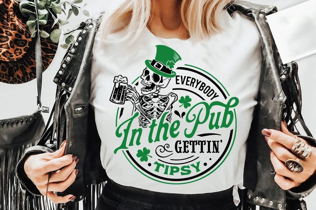 Everybody in the pub gettin'Tipsy shirt, Shenanigans Shirt, Drinking Shirt, Irish Shirt, Lucky Sh... | Etsy (US)