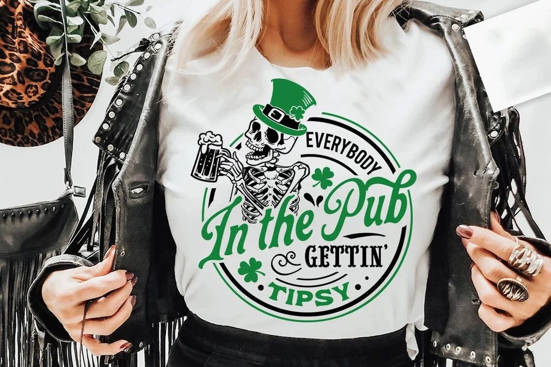 Everybody in the pub gettin'Tipsy shirt, Shenanigans Shirt, Drinking Shirt, Irish Shirt, Lucky Sh... | Etsy (US)