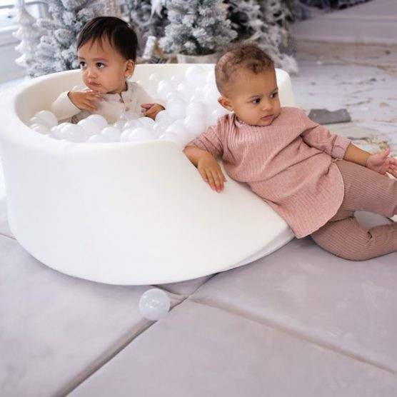 Balu Organics Medium Velvet Ball Pit with 300 Balls – White | The Tot