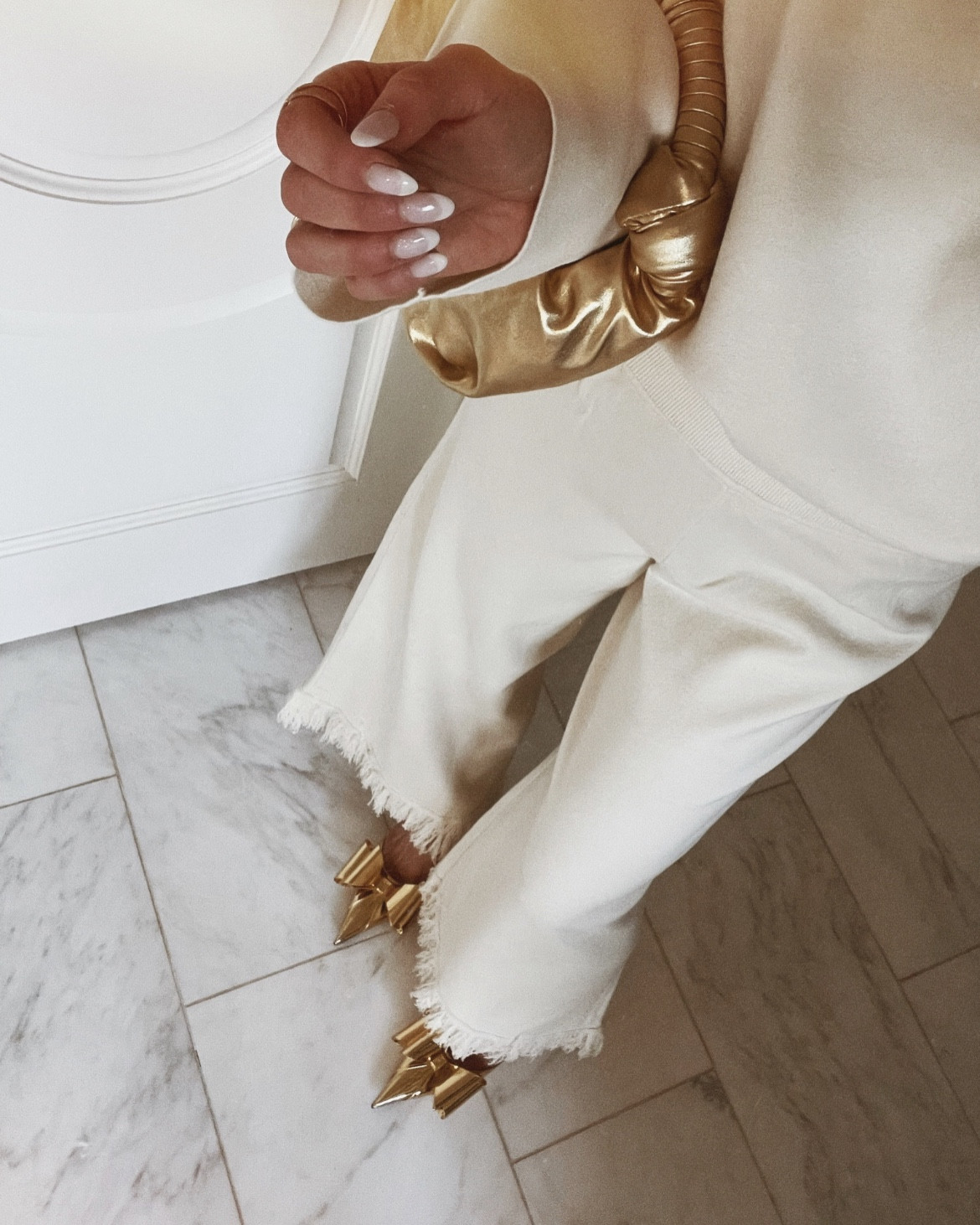 The special details of my festive holiday outfit.

#LTKParties #LTKSeasonal #LTKHoliday