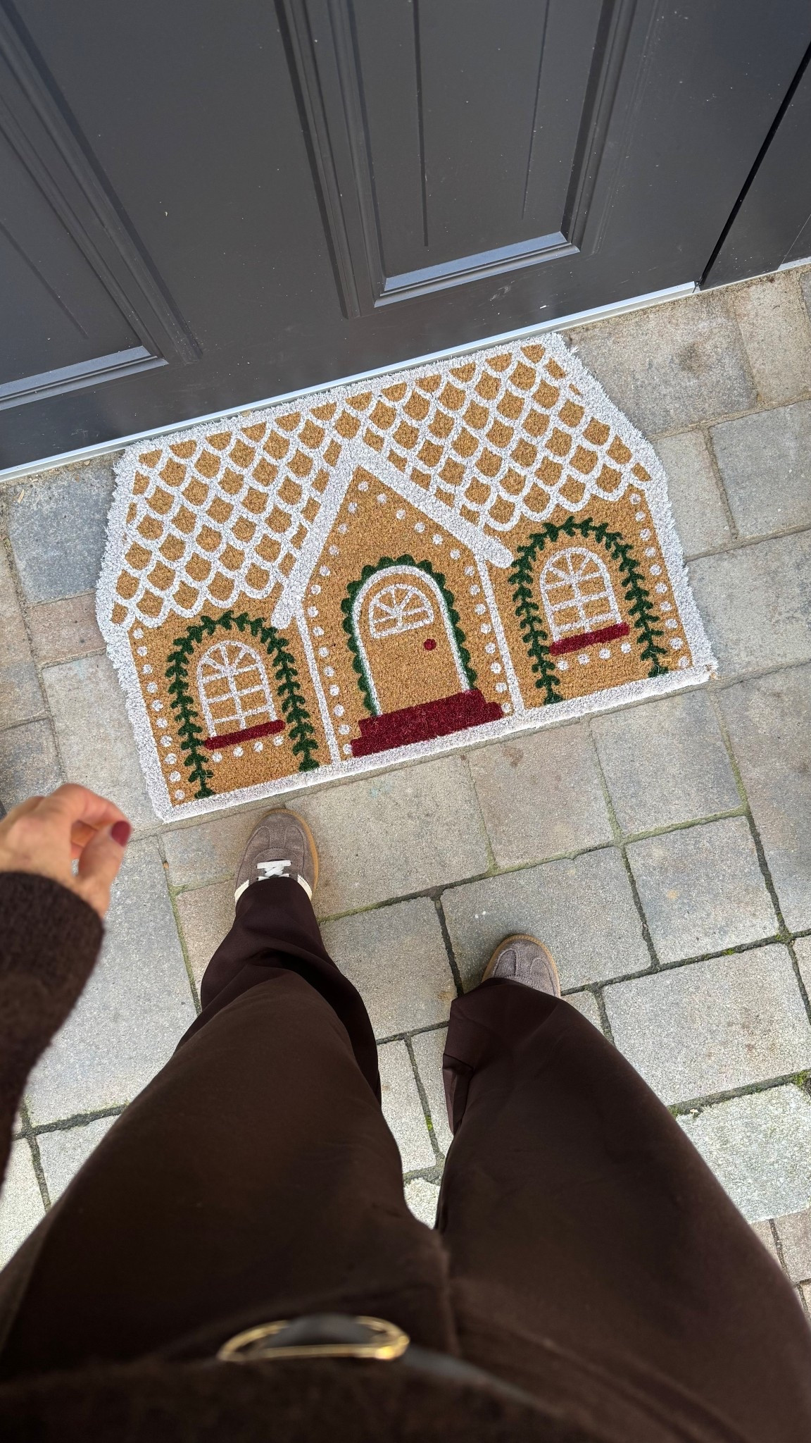 Nichts ist einladender als eine schöne weihnachtliche Fußmatte vor der Haustür  🥰

#LTKwinter #LTKhome #LTKfestive