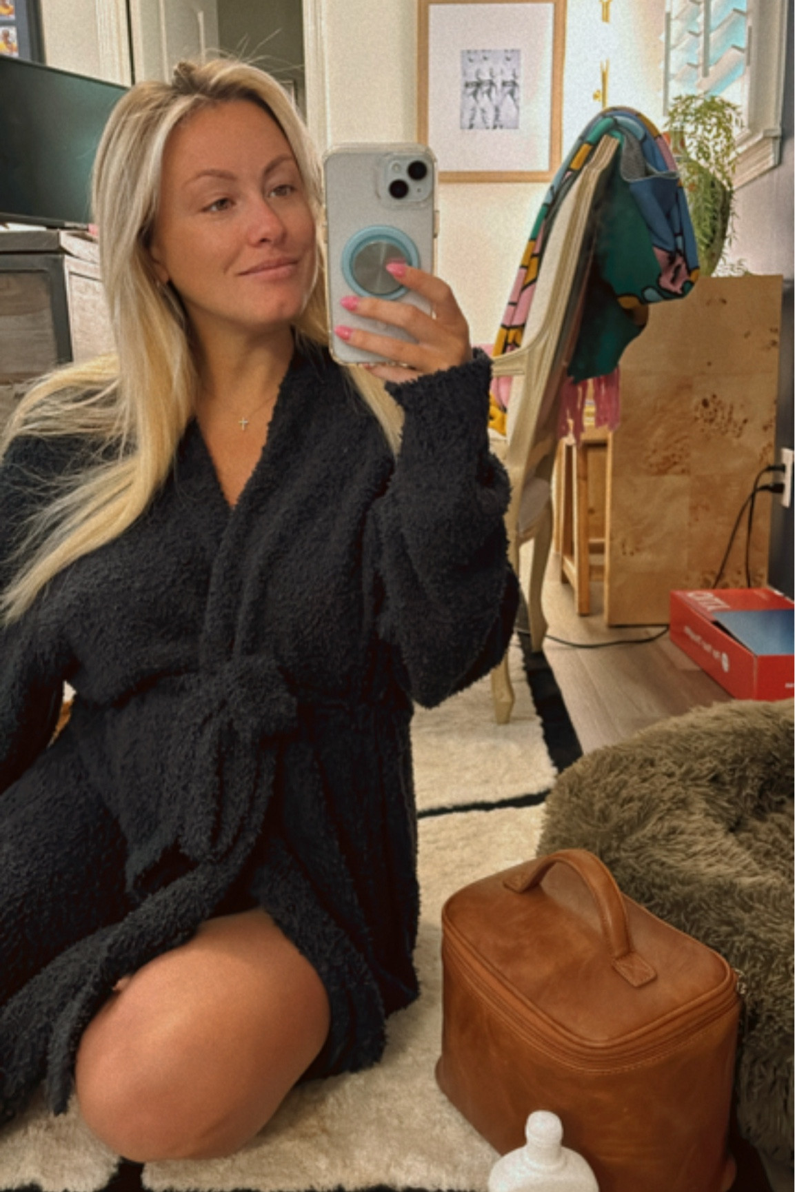 Purchased a new robe for my upcoming postpartum life and I’m SO thankful I did- this oversized Skims robe is like living in your favorite blanket. I’m obsessed. Wearing size S/M- perfectly cozy for the bump too! 