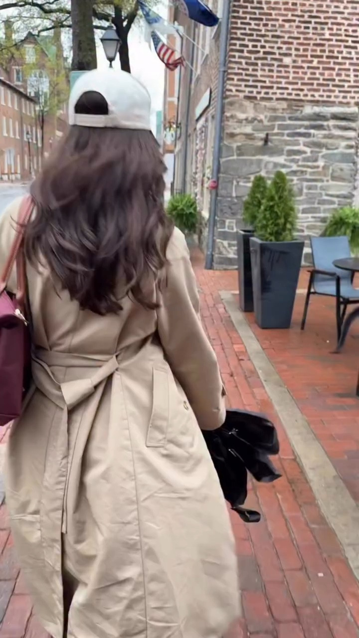 If you’re a civilian with a military spouse bestie or family member, you might feel stuck about how to help them through a deployment season.   Military spouses are often carrying more than you see. They’re managing households alone. Filtering news headlines. Holding space for their own fear while staying strong for their kids. Missing their person constantly. 

Just being available and understanding goes further than you think. 

Here are a few meaningful ways to support them: 

📱Send a simple “thinking of you” text.

🪖Avoid asking too many details. Understand that they may not be able to share operational details for security reasons.

💐 Respect their boundaries. Some days they may want to talk. Other days, they’re just surviving. 

☕️ Drop off a meal, Venmo for coffee, or mail a small surprise. 

🧘‍♀️ Offer to watch the kids so they can take a breath, go to the gym, or sit in silence. 

🗓️ Remember important dates: halfway mark, birthdays, and holidays can feel extra heavy.

💌 Keep inviting them, even if they say no. Isolation is common during deployments.   Remember, you don’t have to fix it. You just have to show up. That means more to them than you will ever know. 🫶🏼