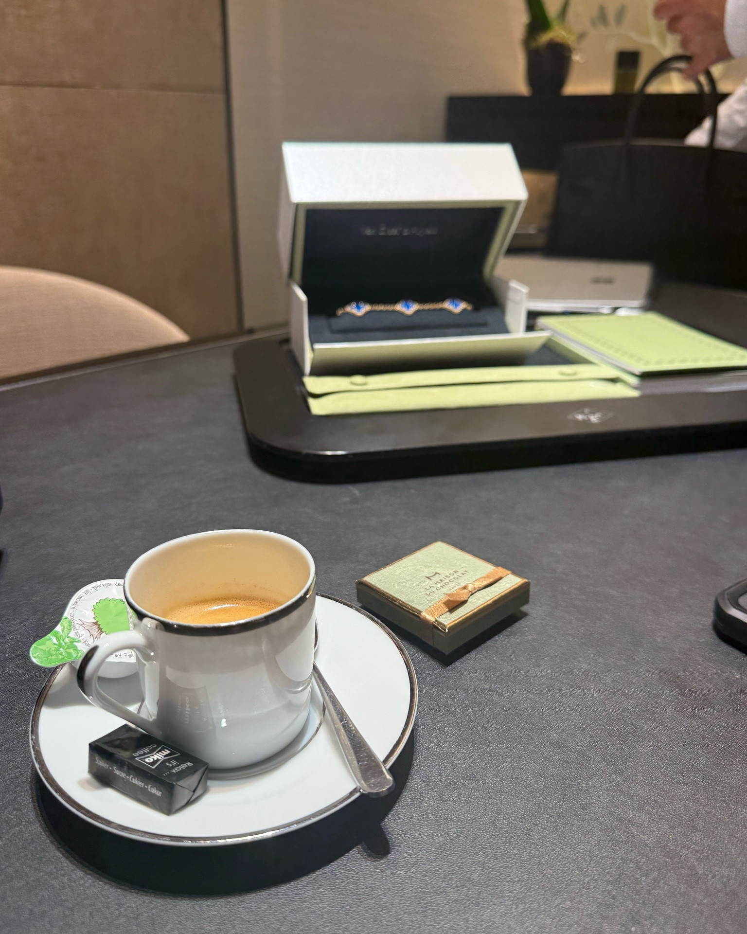 🇫🇷☕️💎🛍️ @vancleefarpels 
.
.
.
.
.
.
.
@galerieslafayette 🙌🏽🙌🏽  #vancleef ##shopaholic #vancleefandarpels #vancleefbracelet vancleefjewelry

#LTKdayinmylife #LTKvlog #LTKTravel