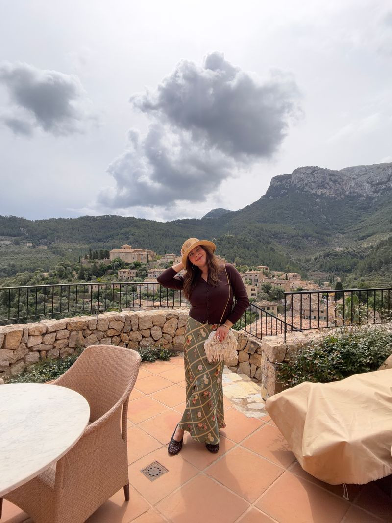 Mallorca Skirt outfit! 

skirt l spain l vacation l spring l summer 

 