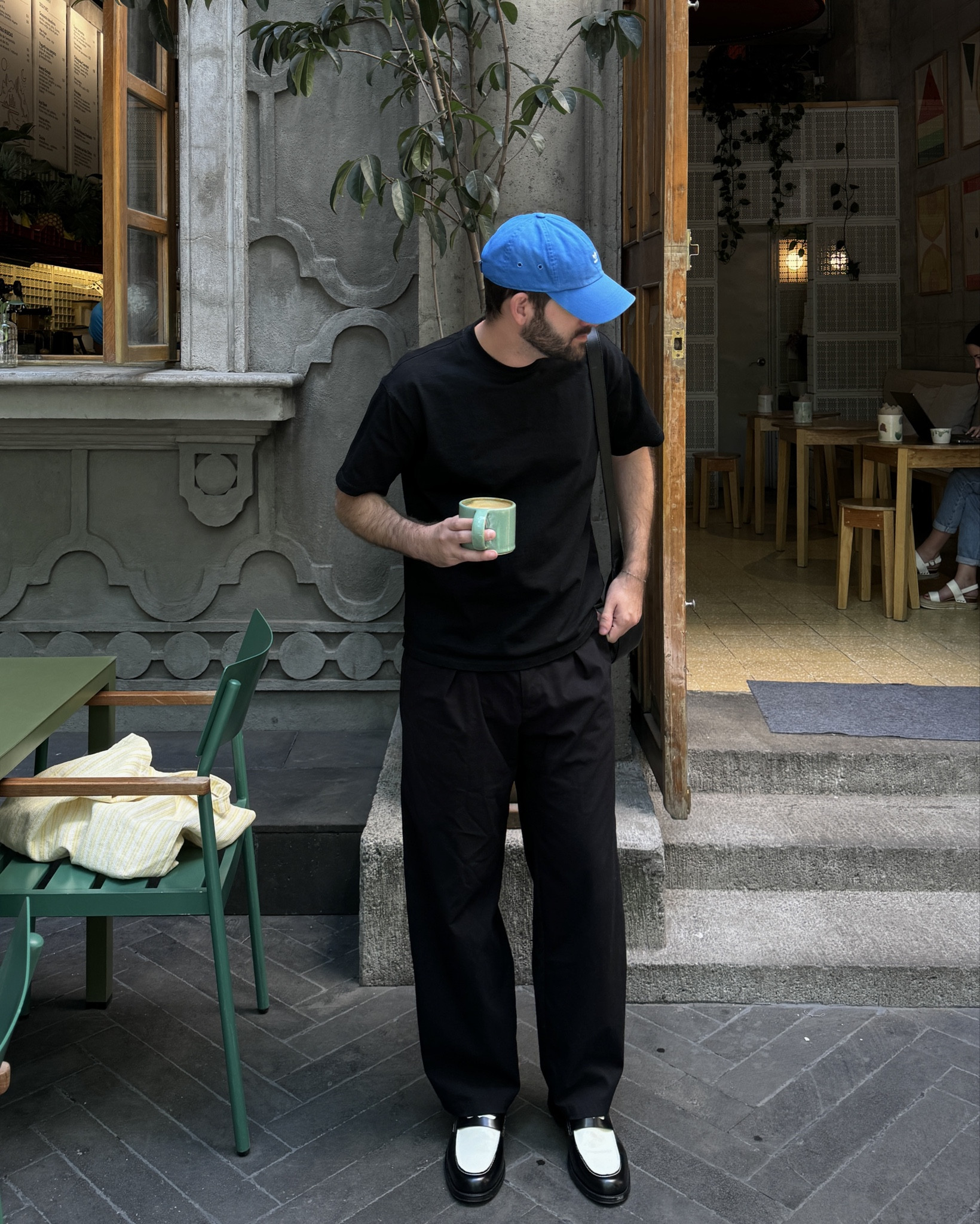 Basic spring outfit

#LTKShoeCrush #LTKMens #LTKSeasonal