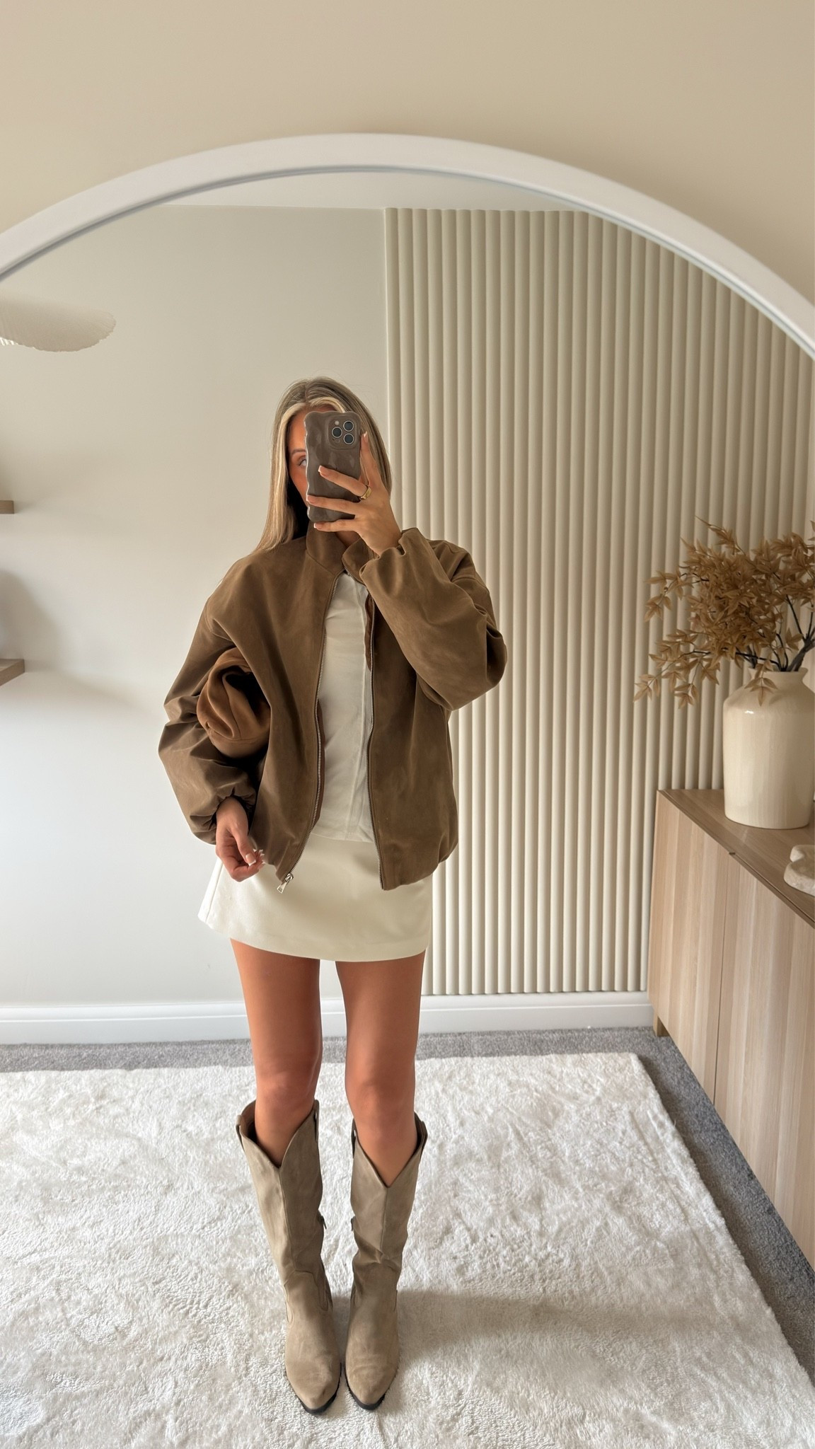 autumn ootd | suede jacket and boots 🤎🍂