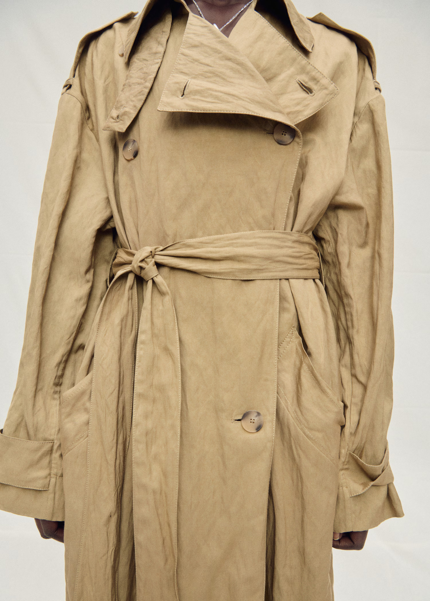 Oversized wrinkled-effect trench coat - Women | MANGO USA | Mango (US/MX/AU)