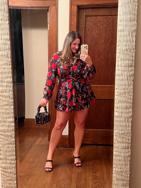 Date night ready 🌹

This floral romper is the perfect date night look! Love the long sleeves! Wearing an XL. 

Sexy outfit, midsize, curvy, amazon find, floral romper, long sleeve romper, shirt romper, black heels, black purse 

#LTKfindsunder50 #LTKmidsize #LTKstyletip