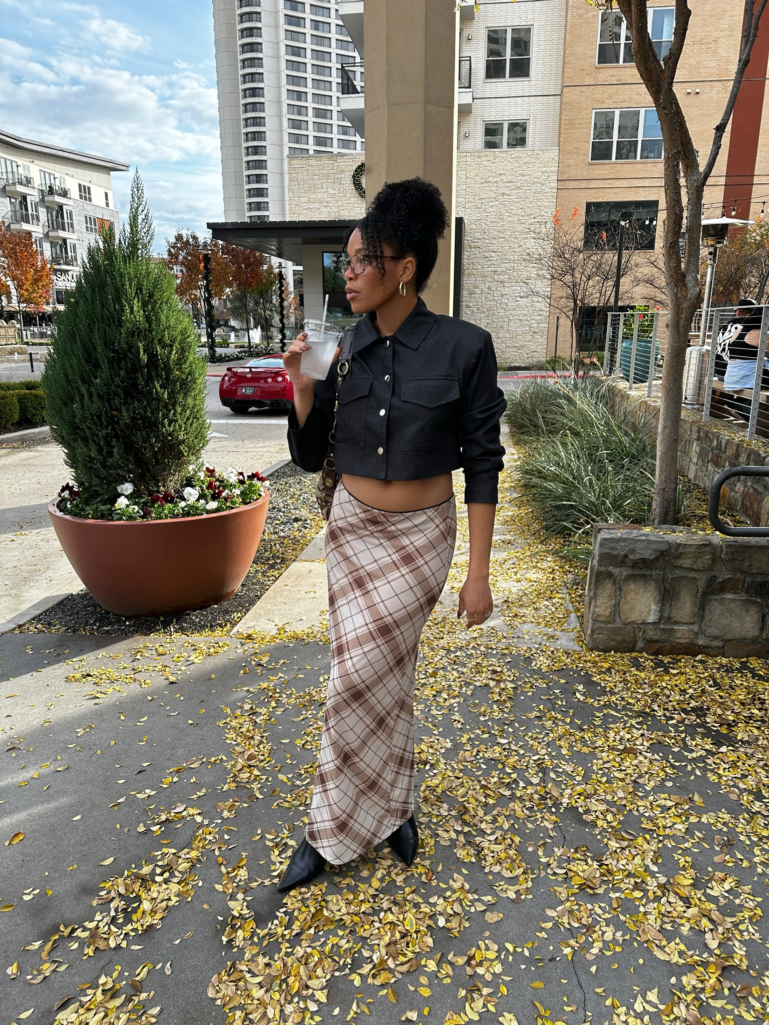 The perfect maxi skirt for us taller girlies. I’m wearing a large, but could have definitely done a medium 

Discount code: Jas10 

Warm fall outfit, maxi skirt 


#LTKSaleAlert #LTKMidsize #LTKStyleTip