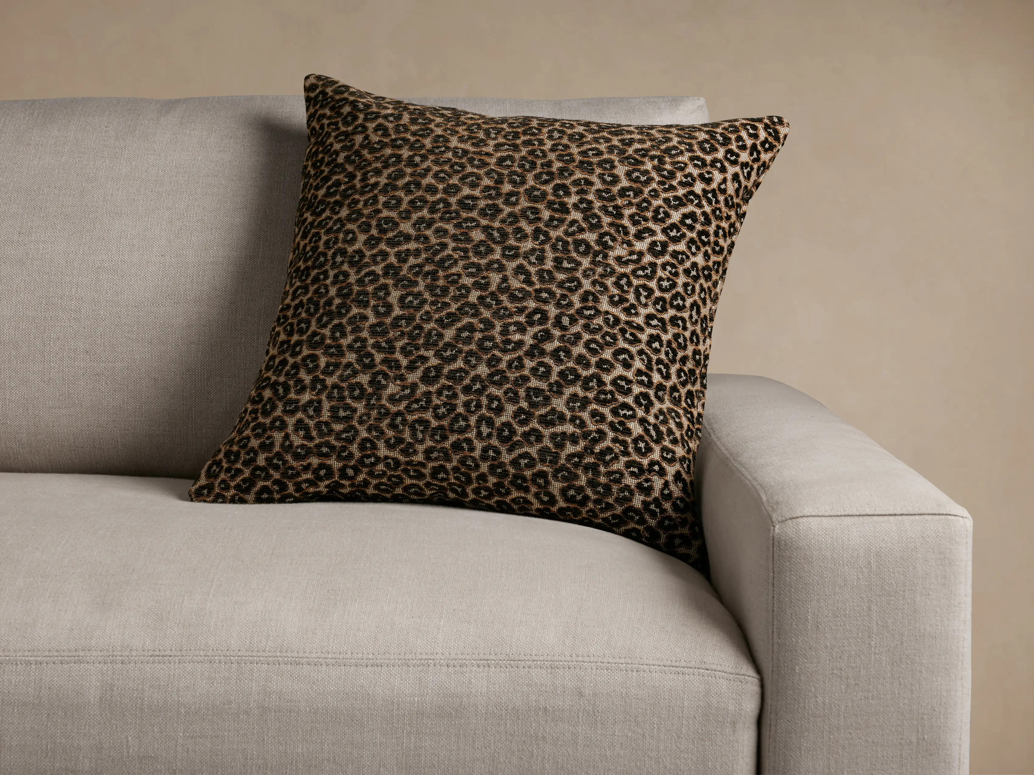Leonie Pillow | Arhaus