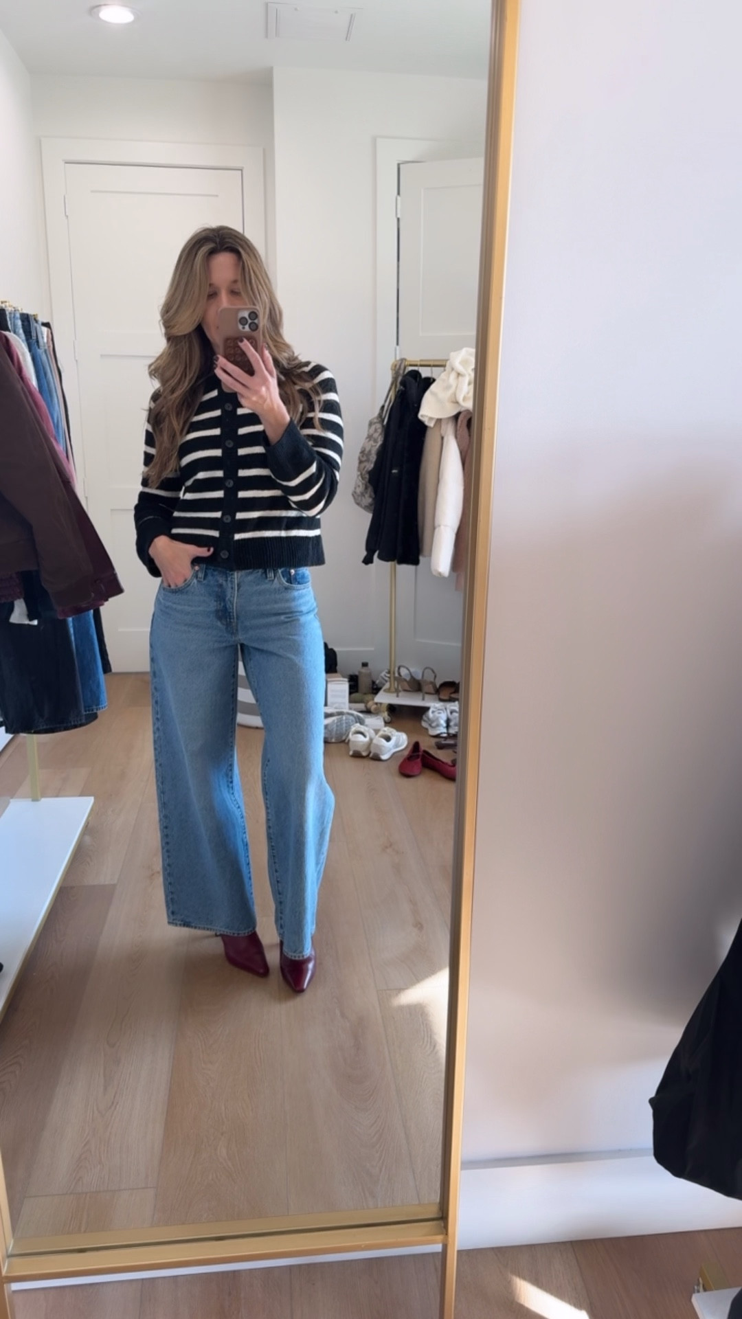 LEVI'S 👖 30% off sitewide! ❤️ thru 12/11 - Christmas gifts - 80s mom jeans - holiday party - baggy jeans size 25

#LTKFindsUnder100 #LTKSaleAlert #LTKFindsUnder50