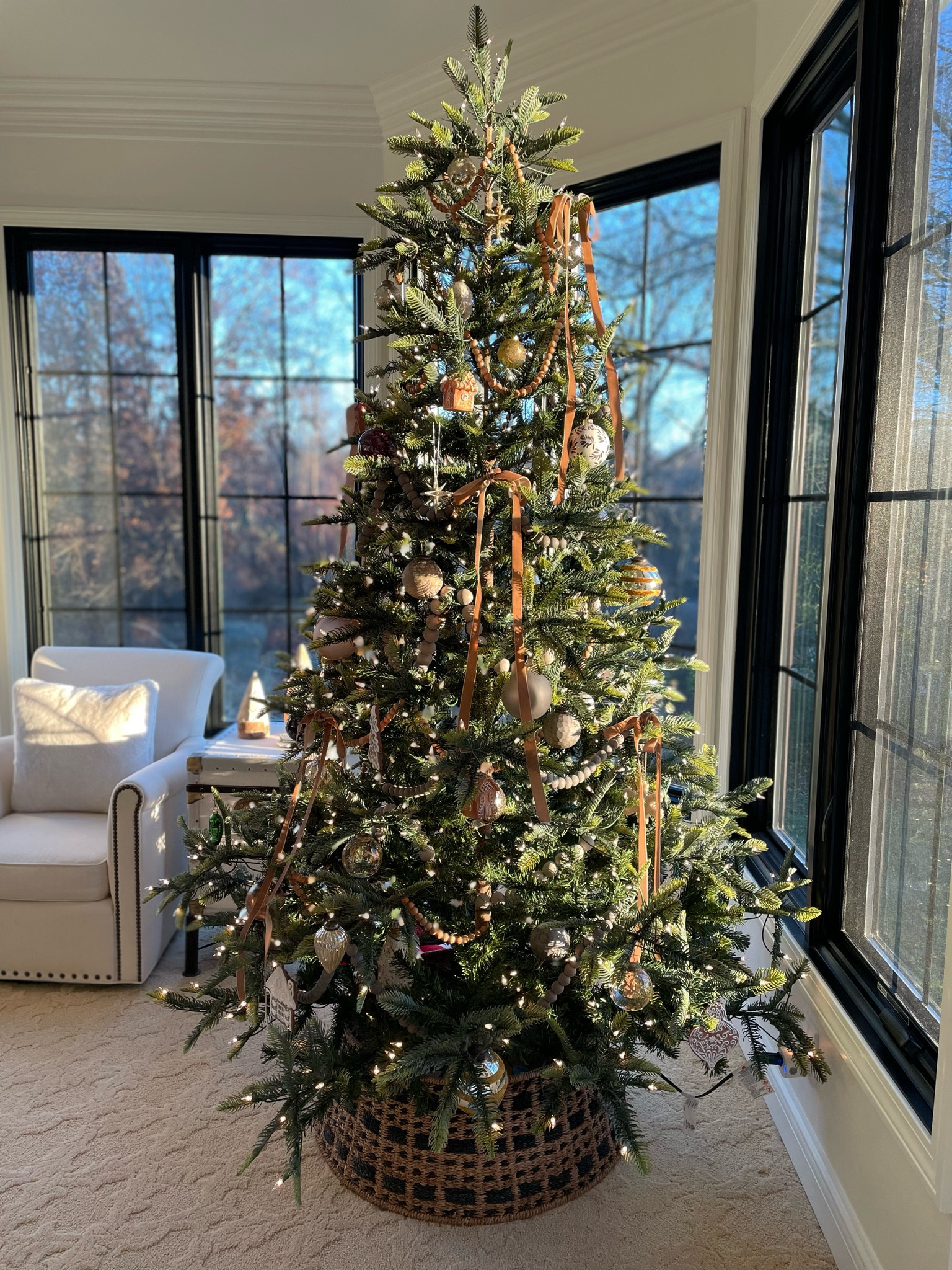 Linking my Amazon tree, which is such a great deal! And a few ornaments and garland to get a similar look🖤

Christmas tree, Amazon Christmas
Tree, Christmas decor, Christmas ornaments, Amazon tree, Amazon Christmas tree, McGee and co, beaded garland, Christmas decor, McGee and co holiday, holiday home 

#LTKHoliday #LTKSeasonal #LTKHome