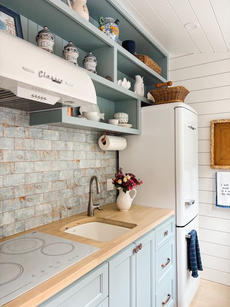 Tiny cottage kitchen decor - retro white range hood, fridge, subway tile

#LTKHome #LTKStyleTip #LTKSaleAlert