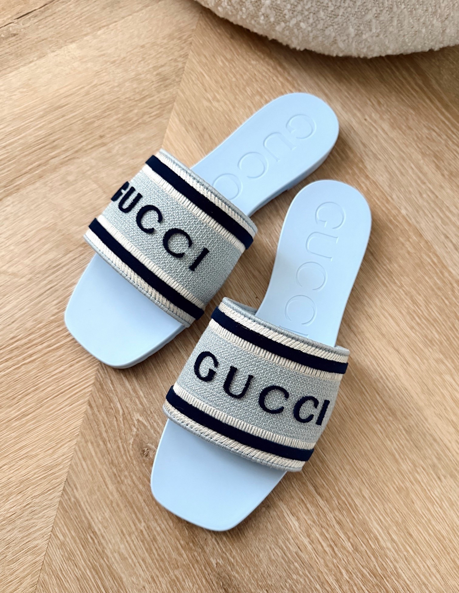 Omg even better in person! Finally a comfy slide from Gucci! 3 colors! Soft and flexible RUBBER sole! Higher arch and the most comfortable pair yet! Highly rec! 20/10🔥!

Gucci. Sandals. Blue. Spring break. Spring 2026. Slides. Designer. 

#LTKSeasonal #LTKootd #LTKFindsUnder50