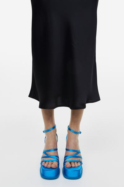 Gonna in satin | H&M (FR, IT, ES, PT, BE)