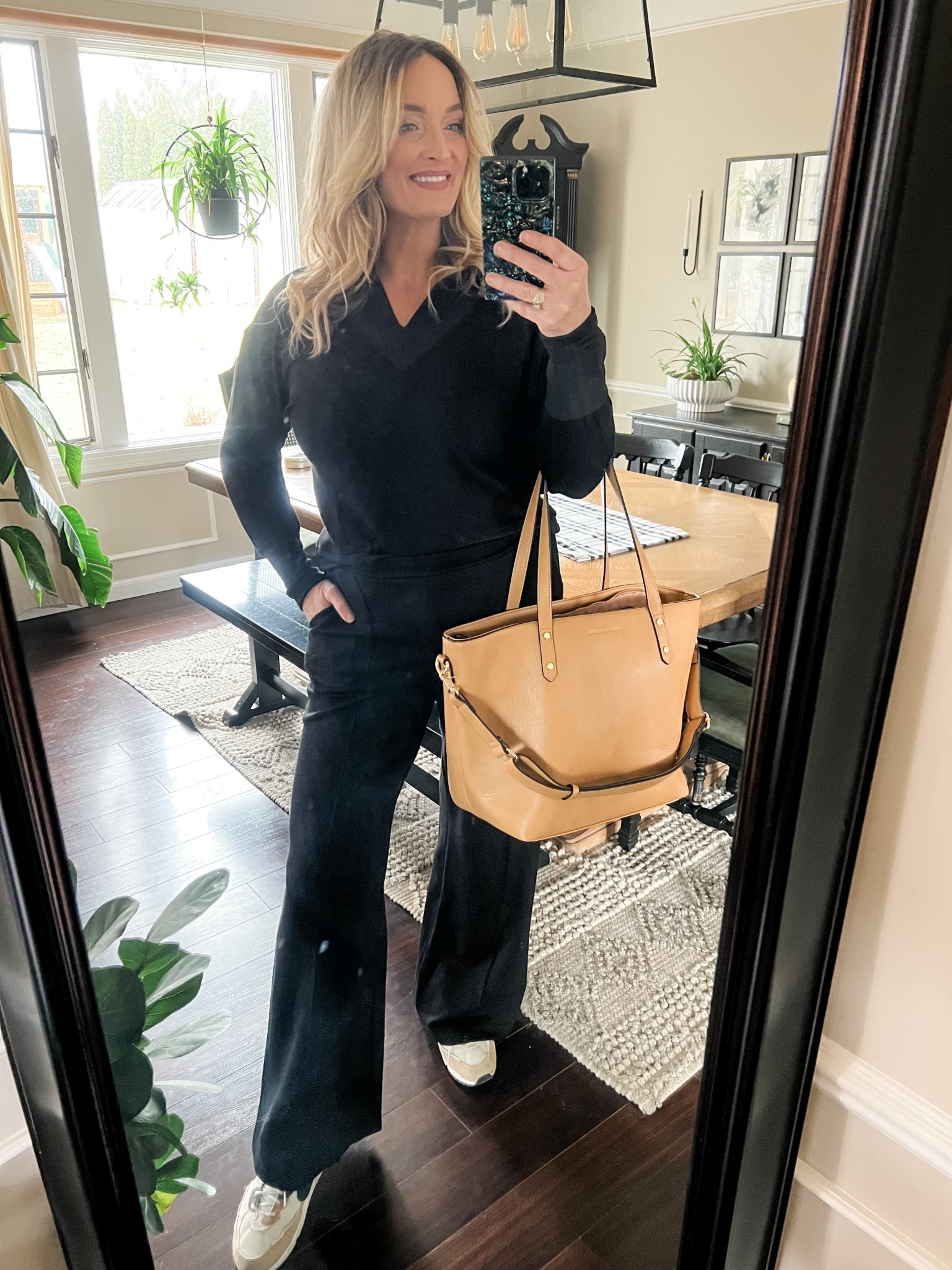 When I say this is the SOFTEST elevated lounge set….i mean it!!

#LTKActive #LTKFindsUnder100 #LTKStyleTip