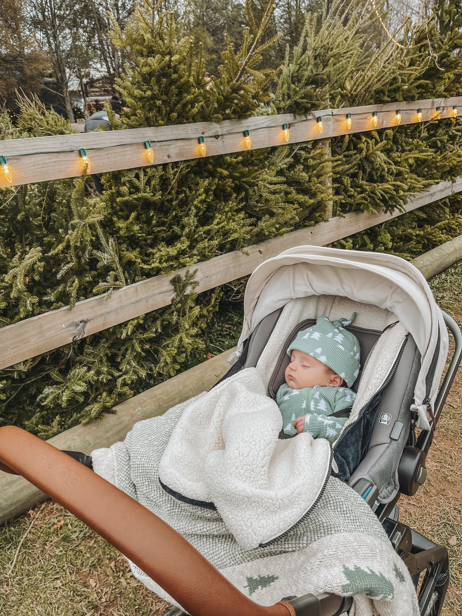🎄#christmasbaby #babystroller #baby #christmas #ltkgift #winter

#LTKbump #LTKbaby #LTKHoliday