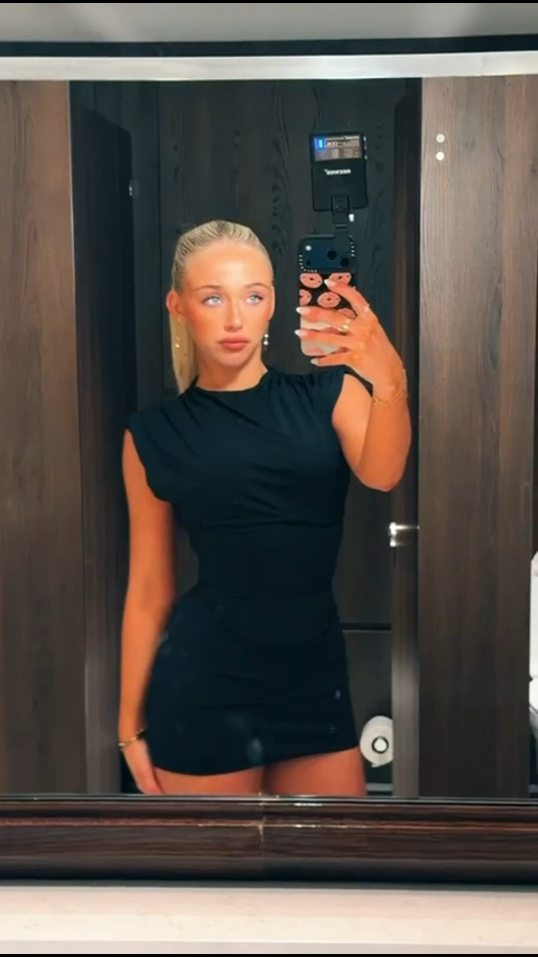 Mars the Label 🖤✨

Mini dress, black dress, party wear, party dress, girls night, date night

#LTKpartywear #LTKdresses #LTKdatenight