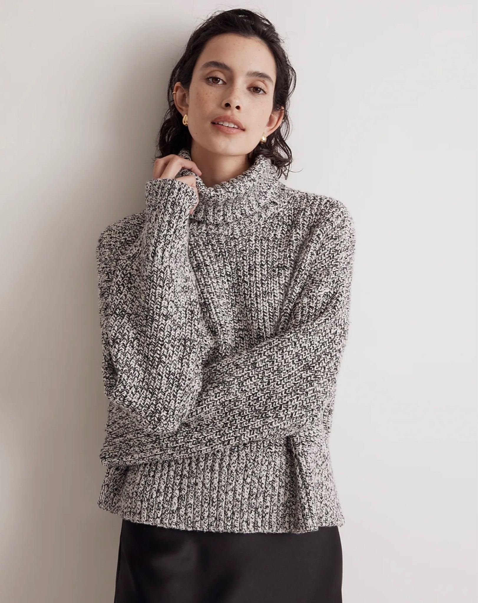 Marled rib turtleneck by Madewell. I love how they paired this with their Layton midi slip skirt! 🖤


Women’s fashion 
Fall fashion for women 
Chunky sweater 
Chunky turtleneck 
Black skirt 
Pullover sweater 
Ribbed sweater 
Fall outfits 
Chic outfit 
Minimalist wardrobe 
Minimalist fashion 
Investment wardrobe pieces 

#LTKstyletip #LTKHolidaySale #LTKxMadewell