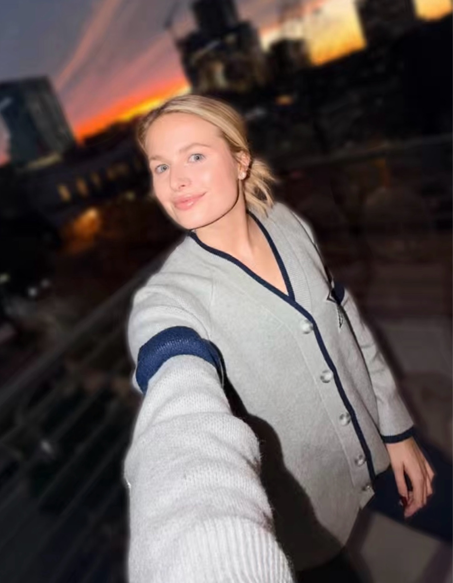 This cardigan is a must have💙⭐️

#LTKBeauty #LTKootd #LTKActive