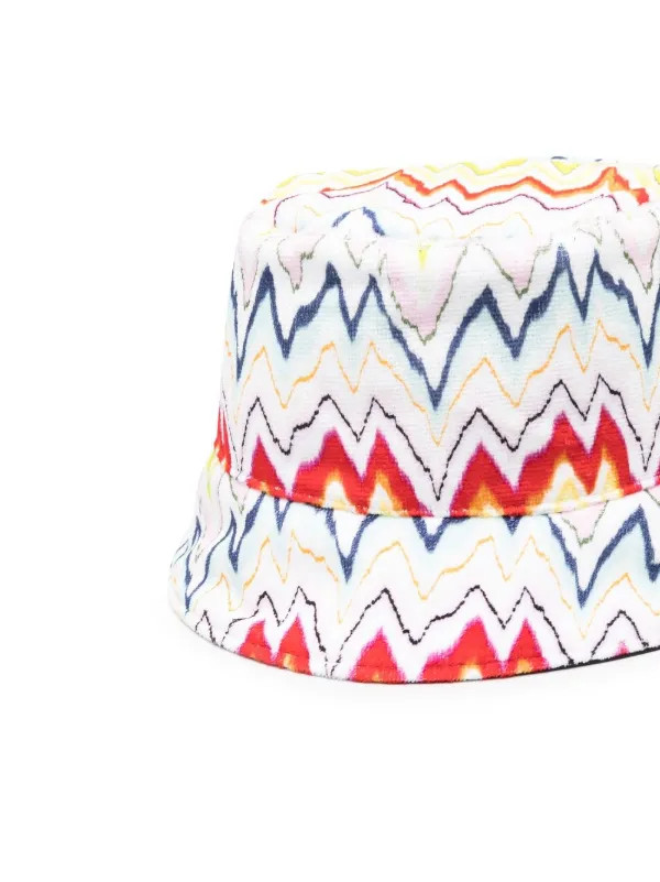 Vissershoed met zigzag print | Farfetch (NL)