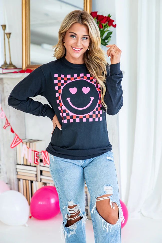 Pink Checkered Smiley Black Long Sleeve Graphic Tee | Pink Lily