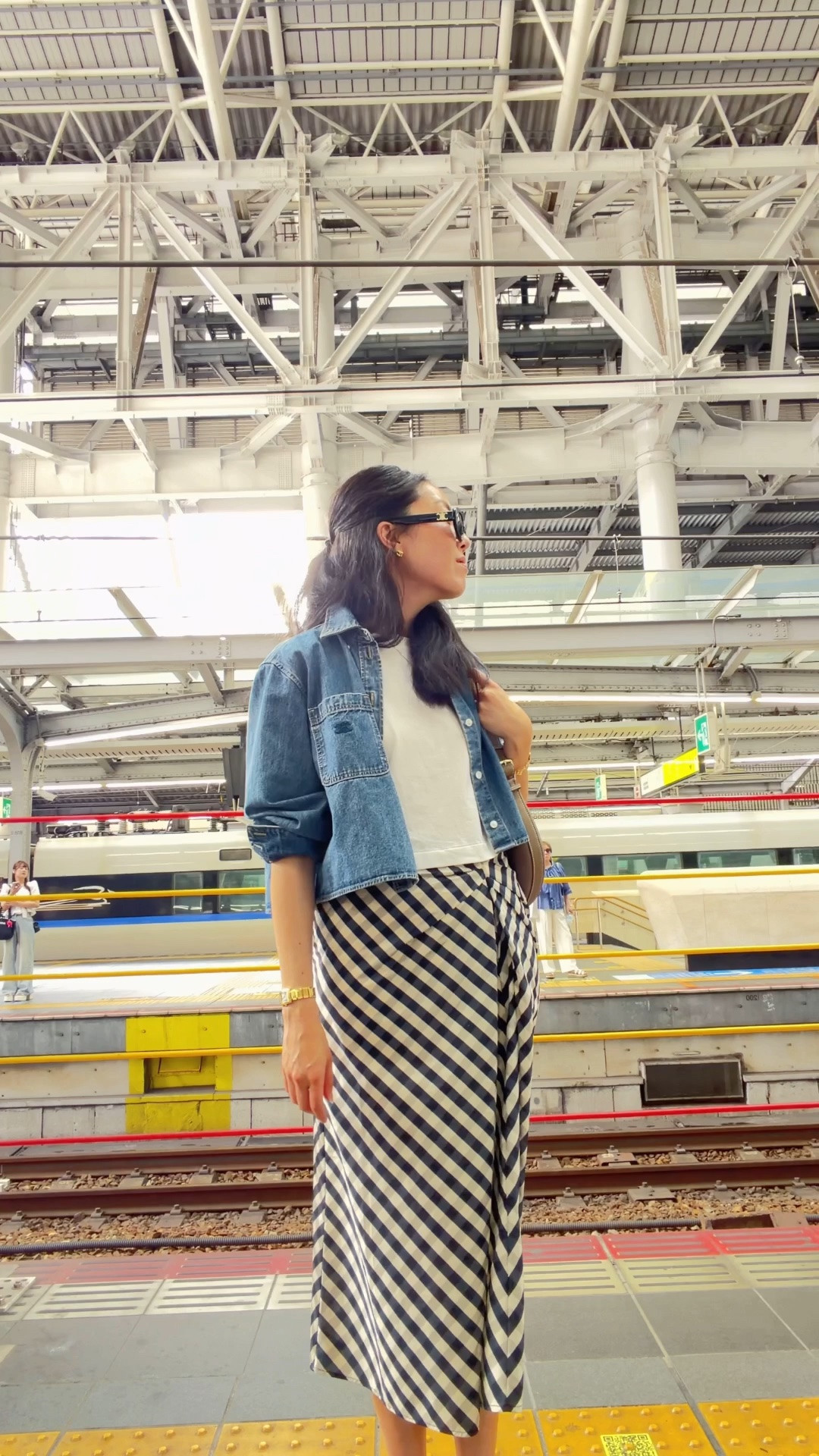Osaka Station 🖤🤍 Another travel outfit: comfy and easy!

#LTKootd #LTKTravel #LTKOver40