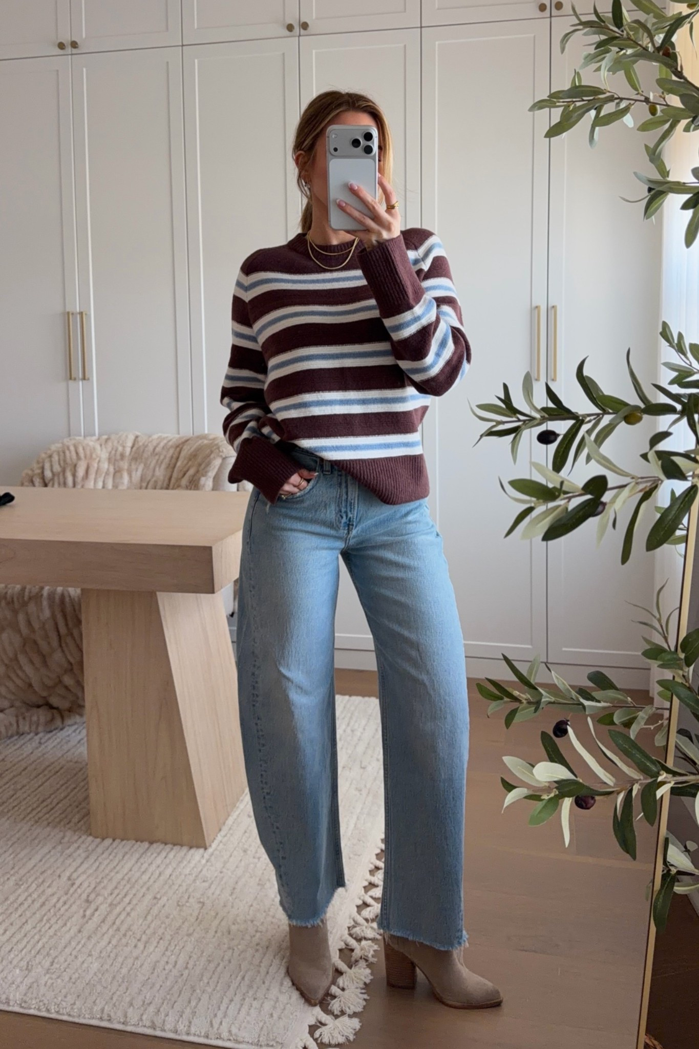 sweater: xs // jeans: 24 regular — been loving abercrombie’s striped sweaters! code: AFLTK
