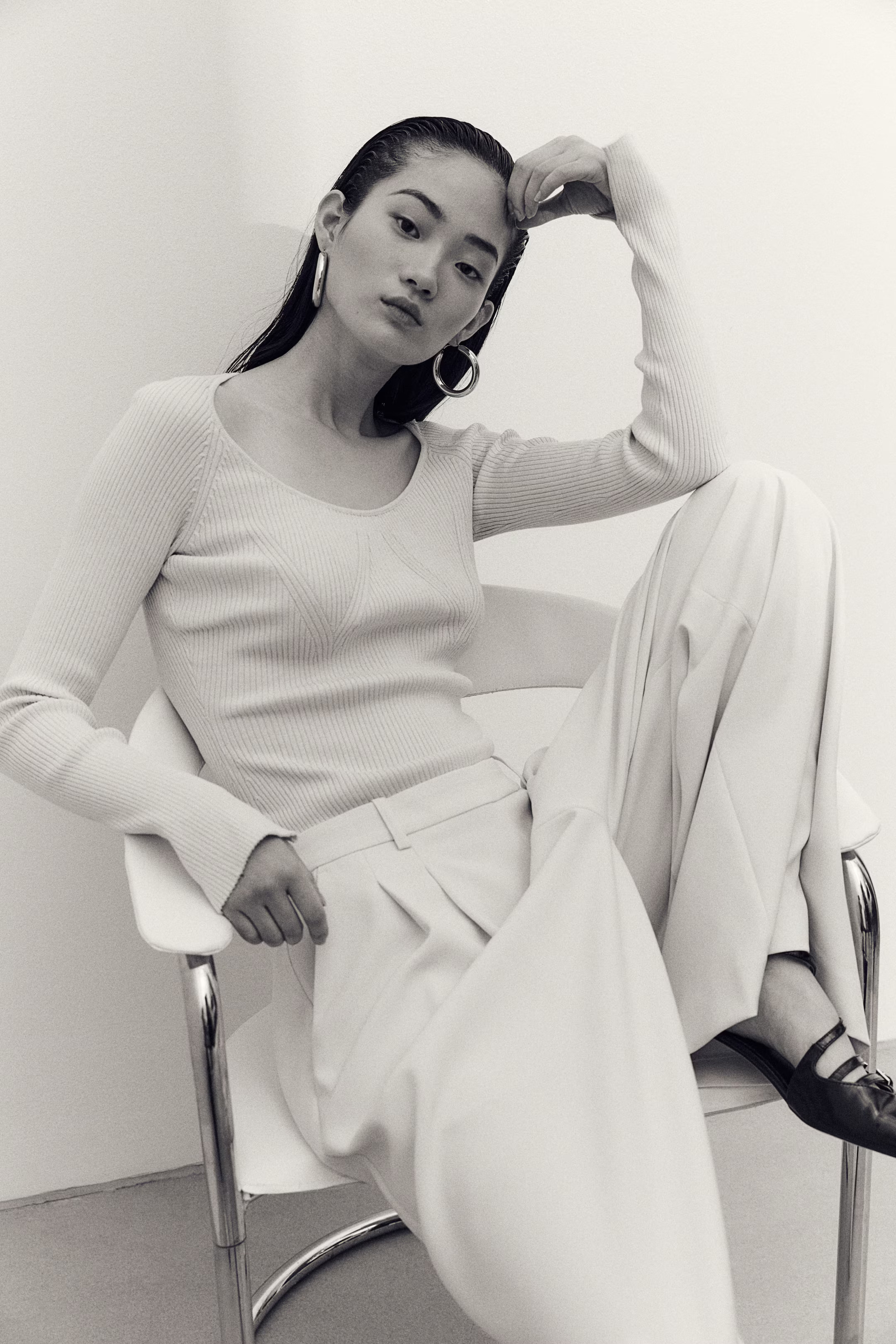 Rib-knit Top - Low-cut Neckline - Extra-long sleeve - Cream - Ladies | H&M US | H&M (US + CA)