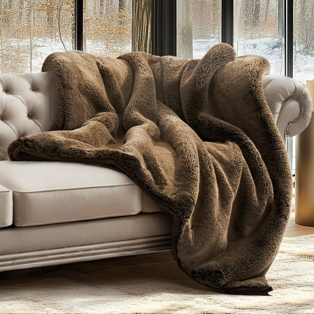 Luxury Soft Faux Chinchilla Fur Throw Blanket for Couch, Warm Thick Heavy Winter Throw Blanket 12... | Amazon (US)