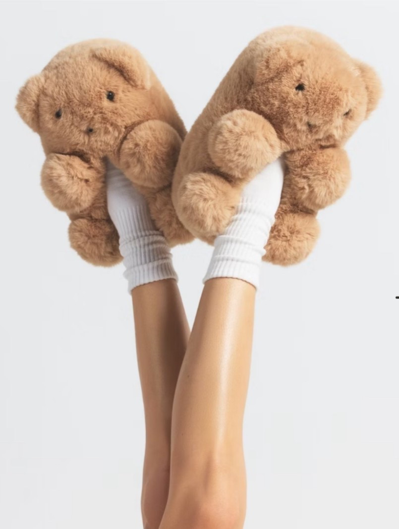 The cutest teddy bear slippers anyone will love as a gift this holiday season — daily edit cover from Found by Em