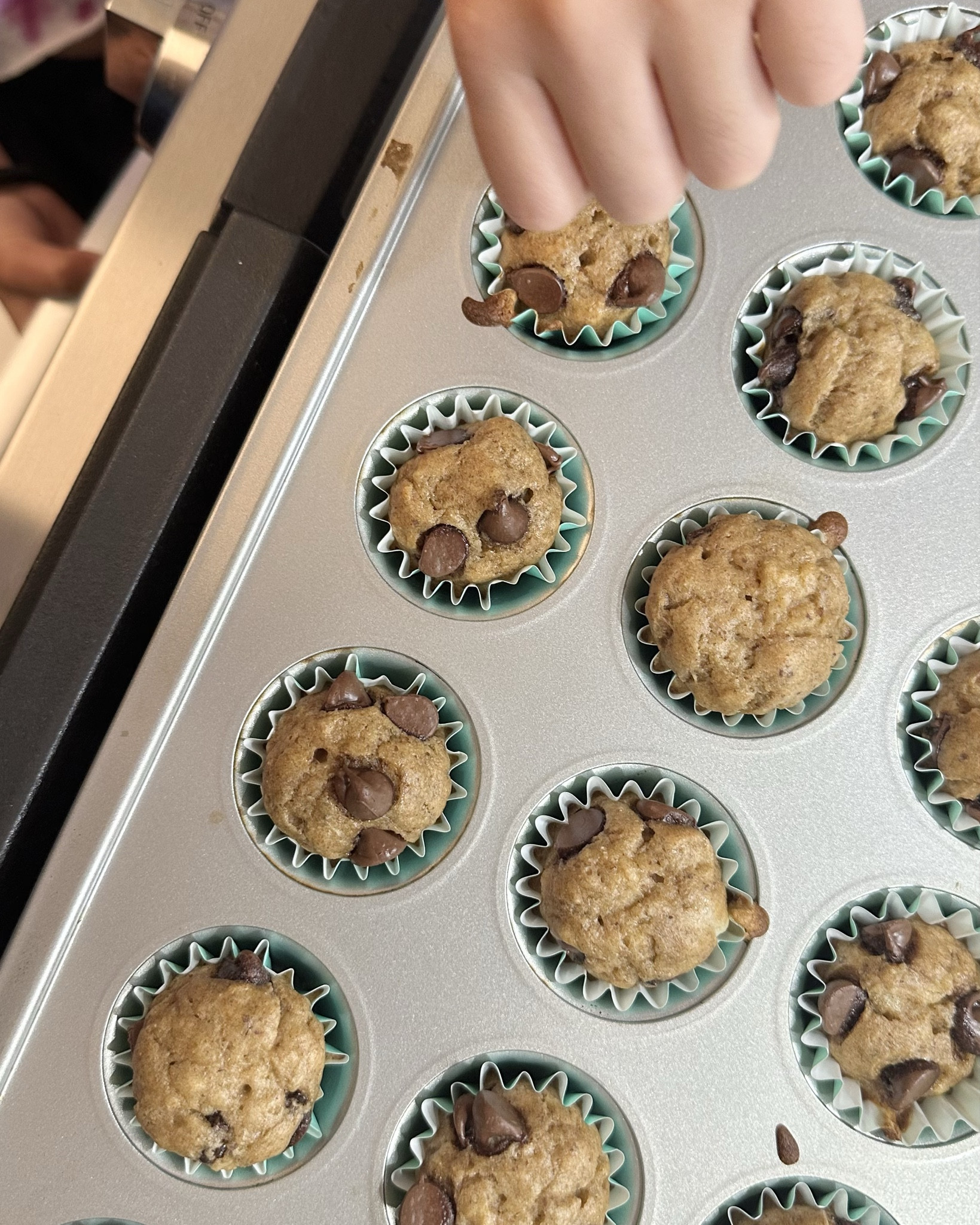 Sunday mornings made better with these healthy banana muffins 🍌✨ Perfectly sweet, fluffy, and guilt-free

#Muffins 
#sundayvibes
#homemade
#bakedwithlove
#bananamuffins 
#healthybreakfast
#brekkie
#sundayfunday