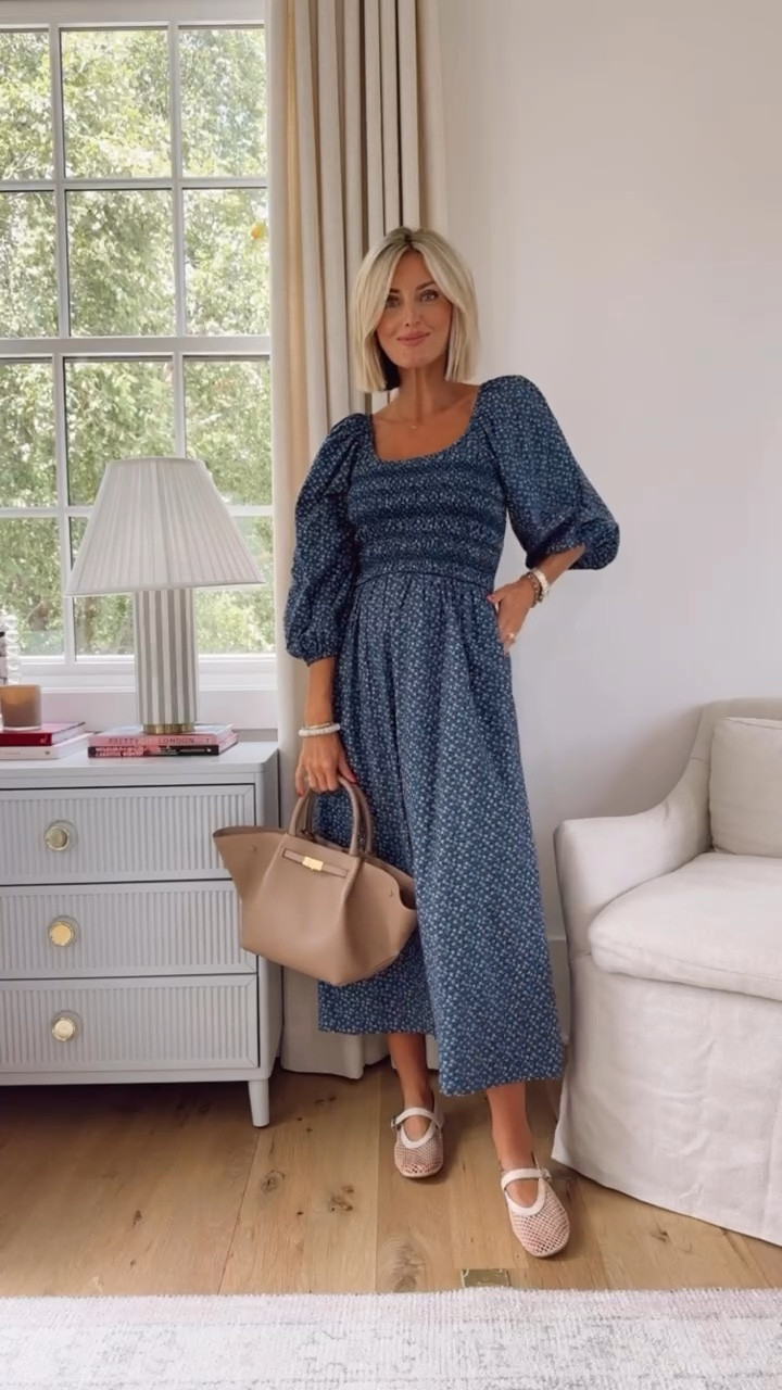 This midi dress is such a perfect fall transitional dress! Wearing an XS!

Loverly Grey, Loft, fall dress, transitional outfit 

#LTKSeasonal #LTKStyleTip