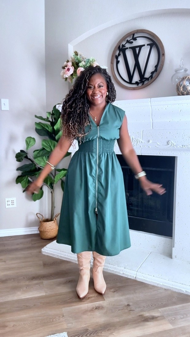 Just dark green dress is perfect for the holidays and the waist/ silhouette is so flattering!

#LTKHoliday #LTKStyleTip #LTKFindsUnder50